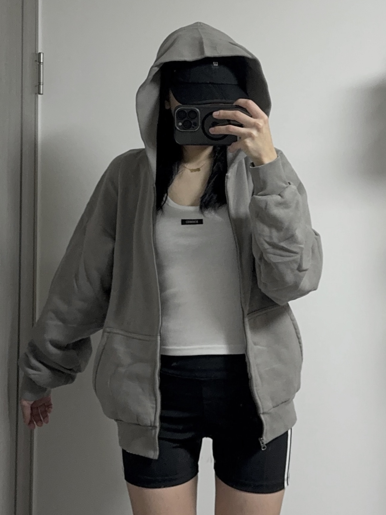 Yeezy YZY Zip-Up Hoodie Grey 착용 스타일 - 1