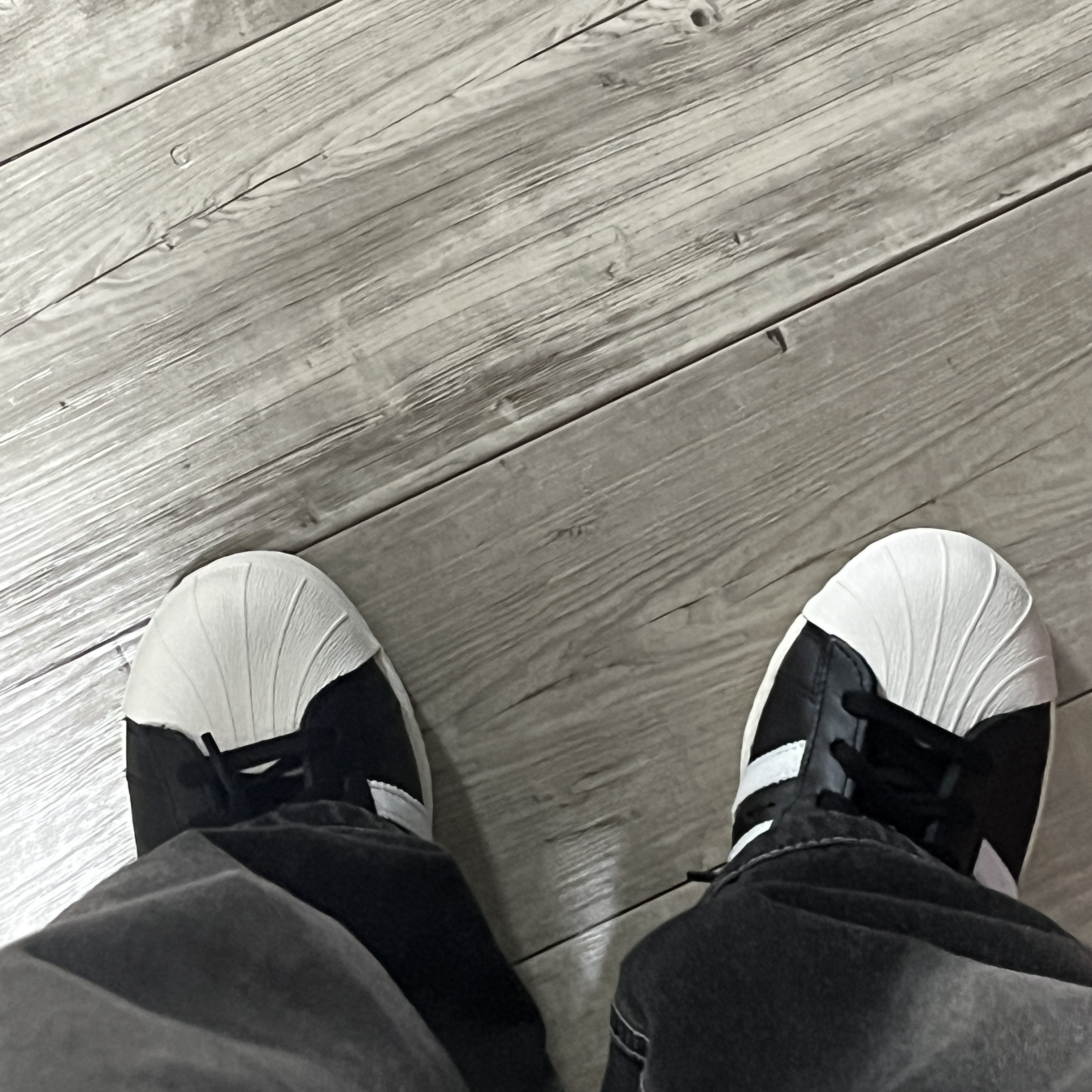Adidas Superstar 82 FI Core Black 착용 스타일 - 3