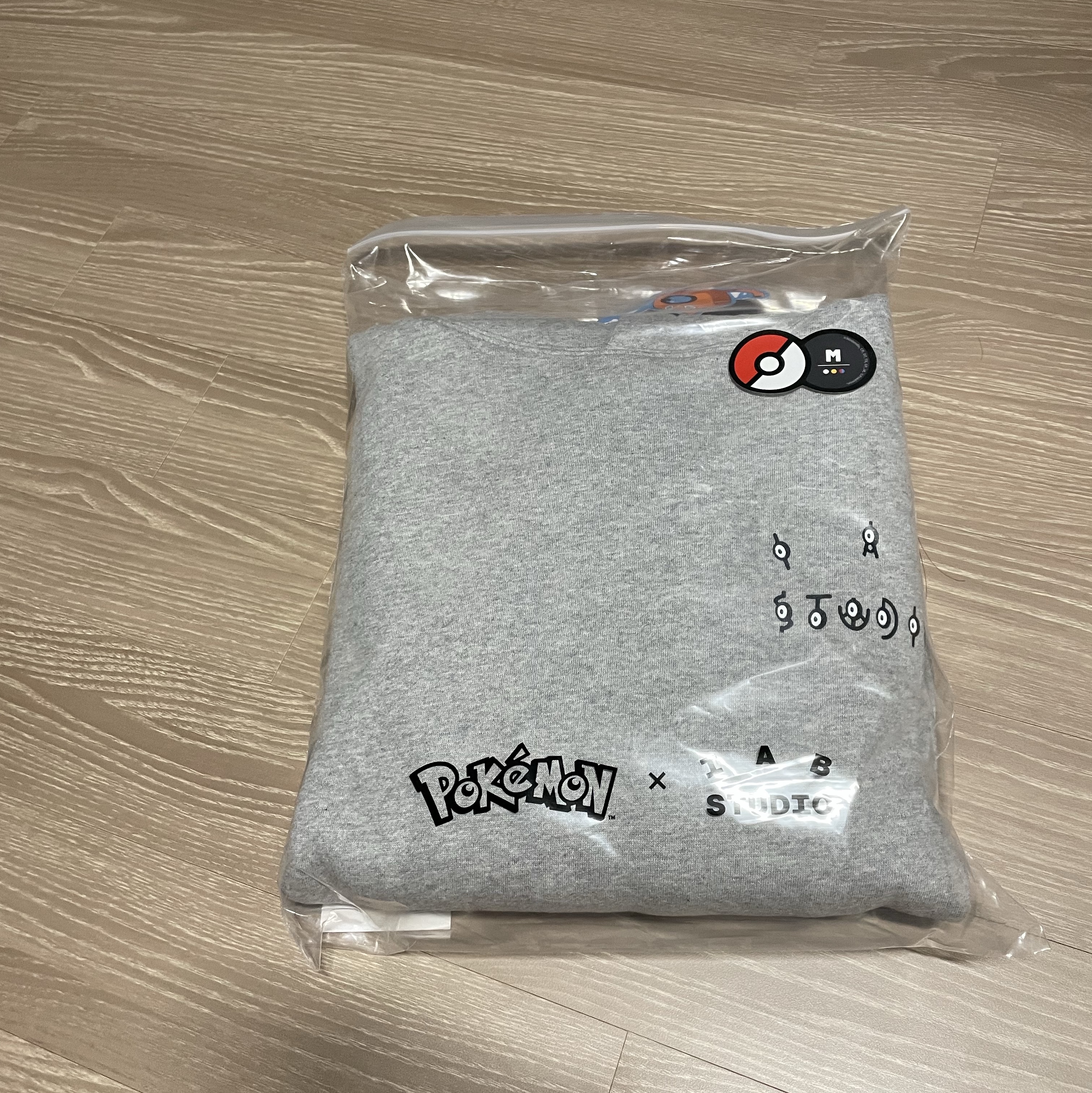 IAB Studio x Pokemon Unown Hoodie Gray 착용 스타일