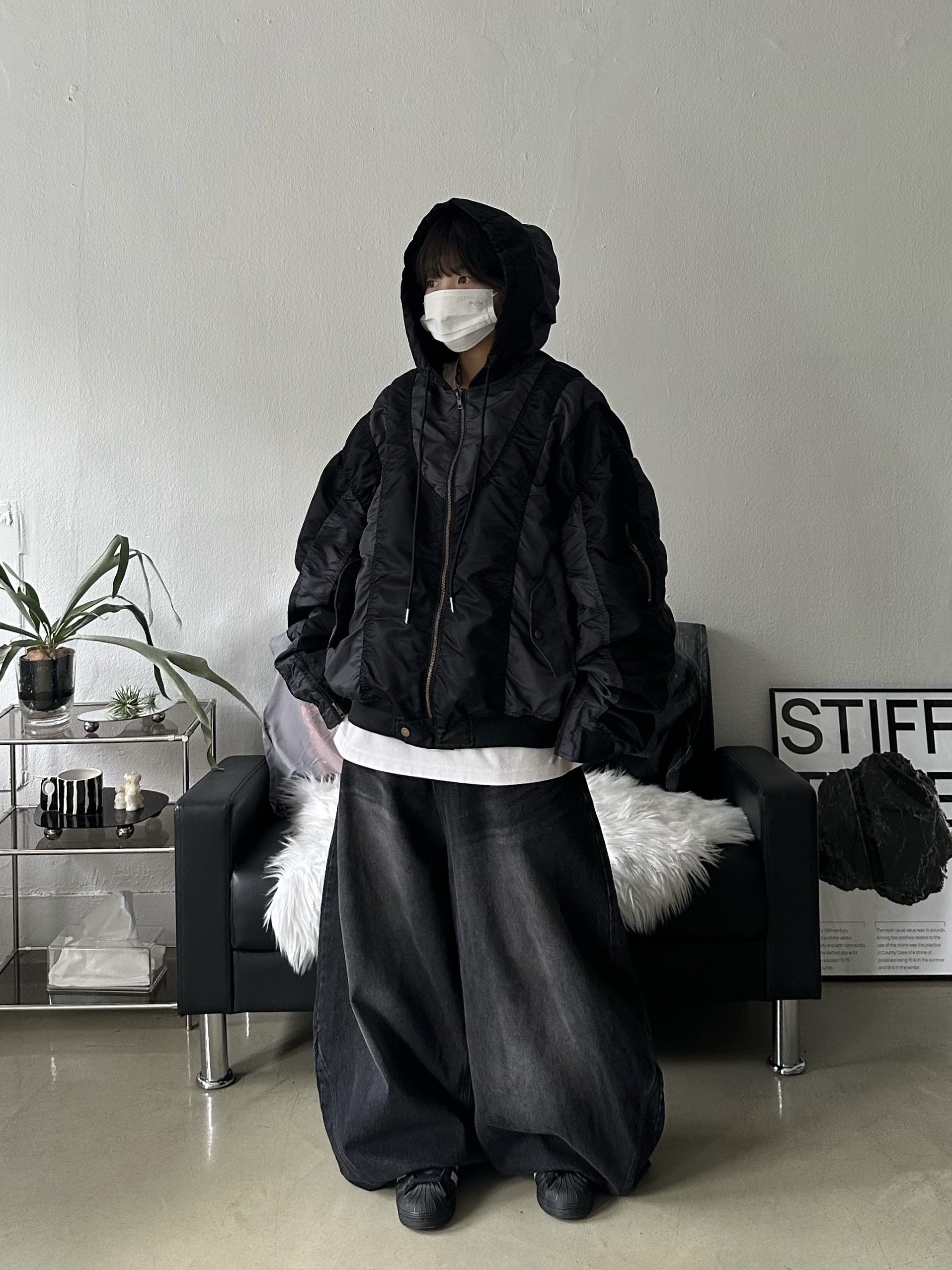 Adidas Superstar Core Black White 착용 스타일 - 2