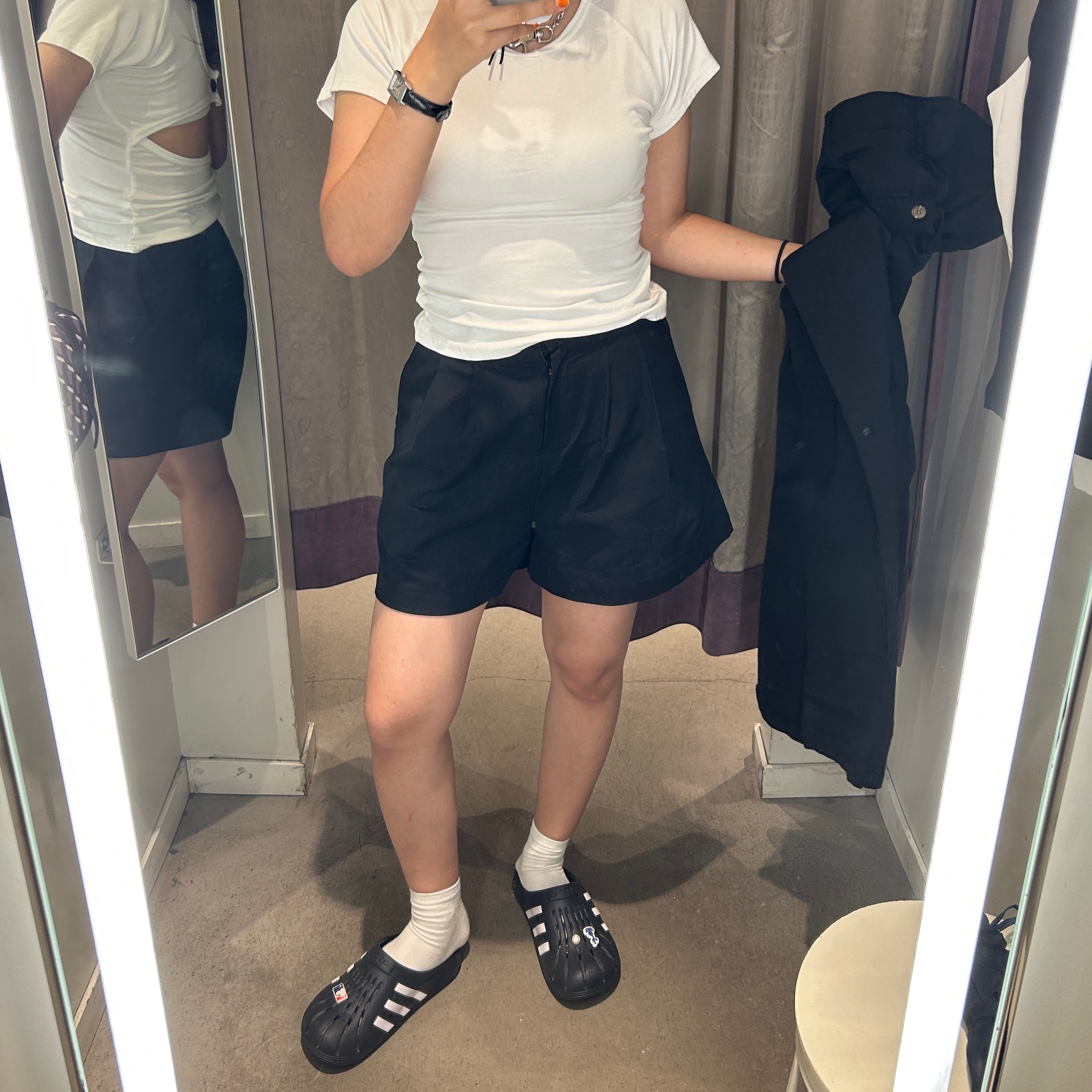 Adidas Adilette Clog Black White 착용 스타일