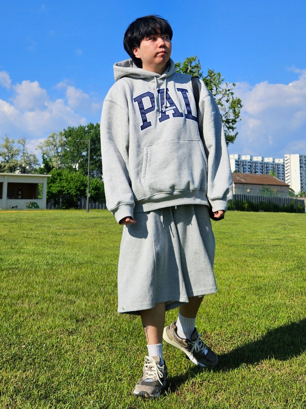 Palace x Gap Hood Grey - 24SS 착용 스타일 - 2