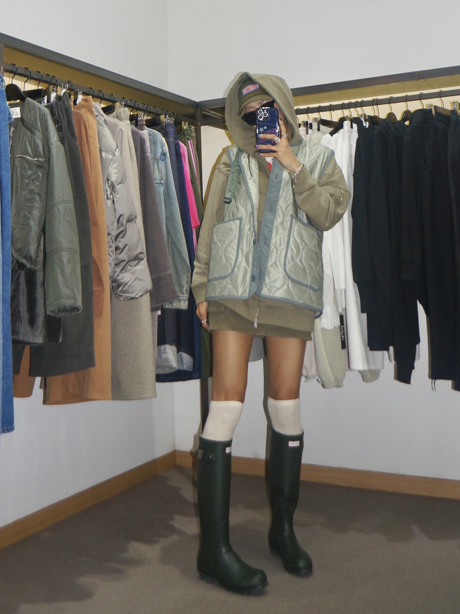 (W) Hunter Original Tall Wellington Boots Hunter Green 착용 스타일 - 2