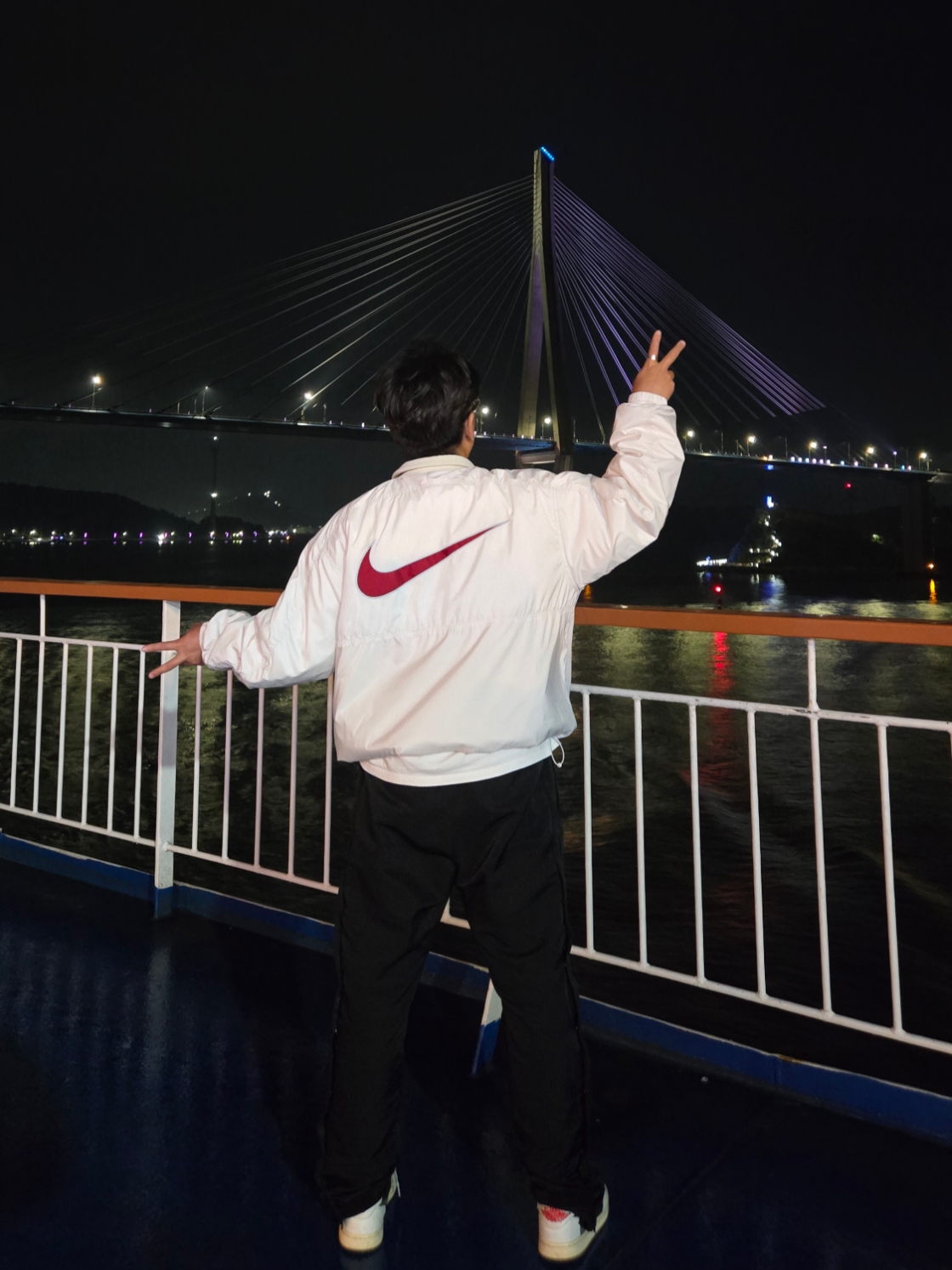 Supreme x Nike Ripstop Pullover White - 24SS 착용 스타일