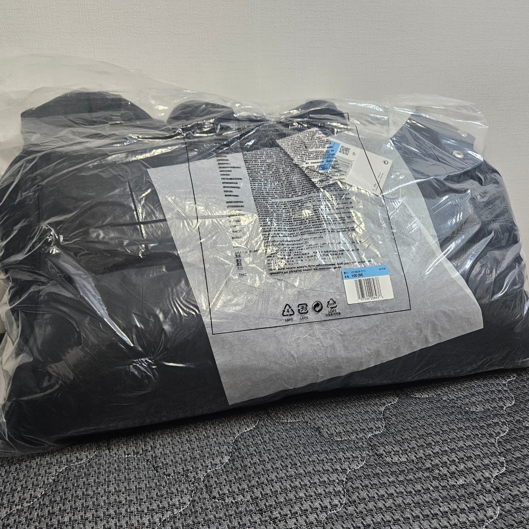 Supreme x Jordan Puffer Jacket Black - 24FW 착용 스타일