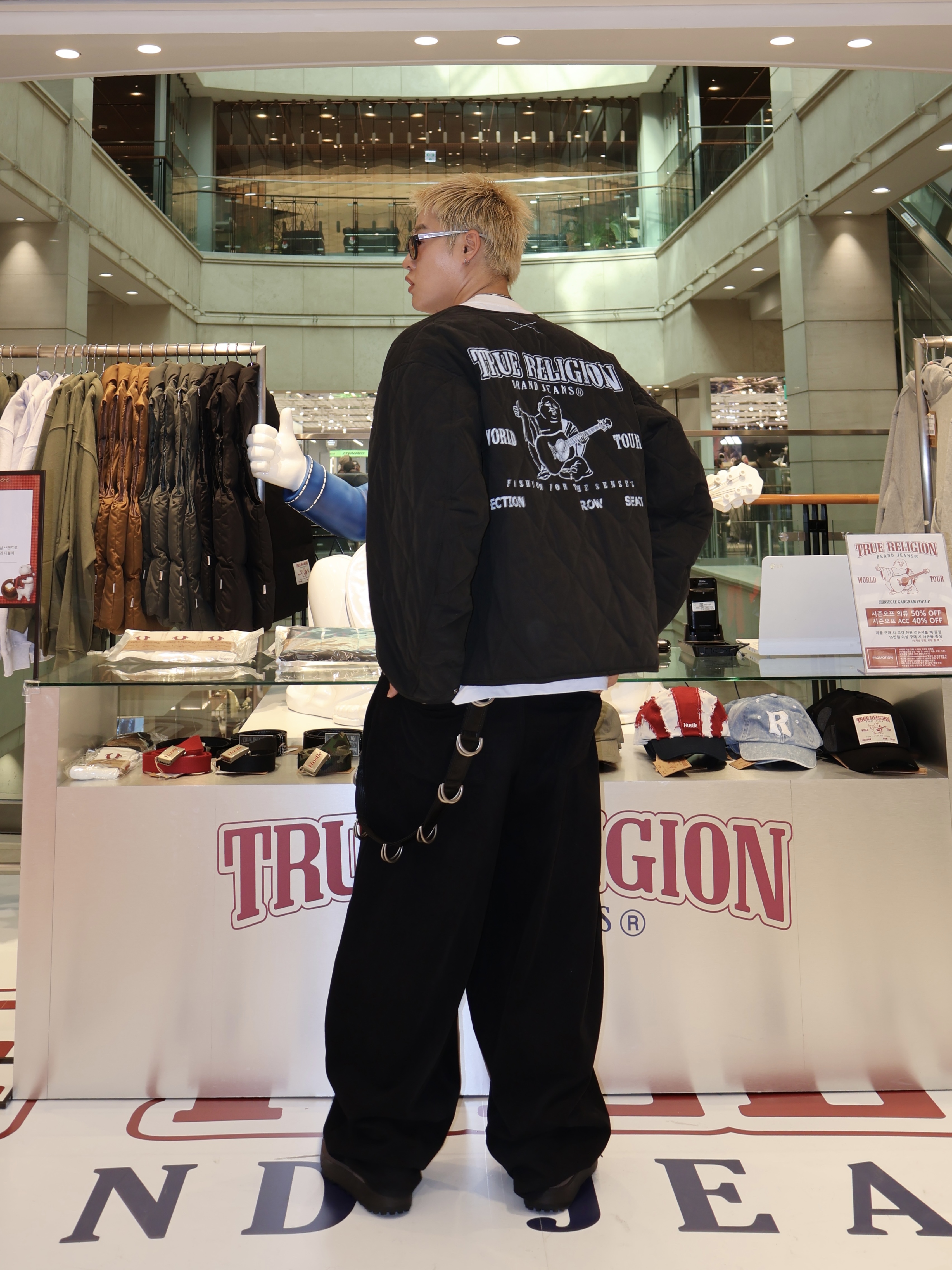 True Religion Grenade Liner Jacket MK2 Black 착용 스타일