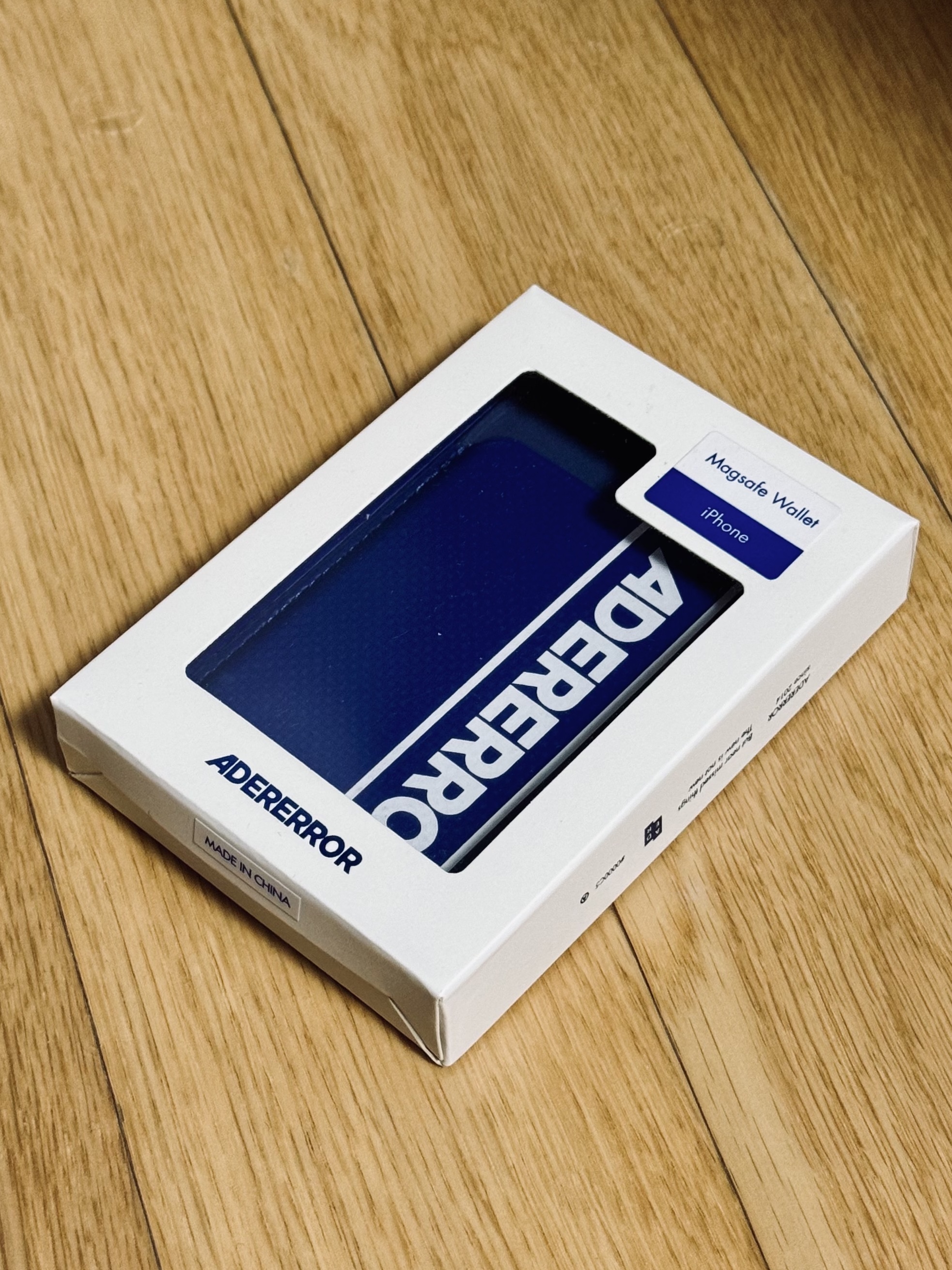 Ader Error Side Standic MagSafe Wallet Z-Blue 착용 스타일