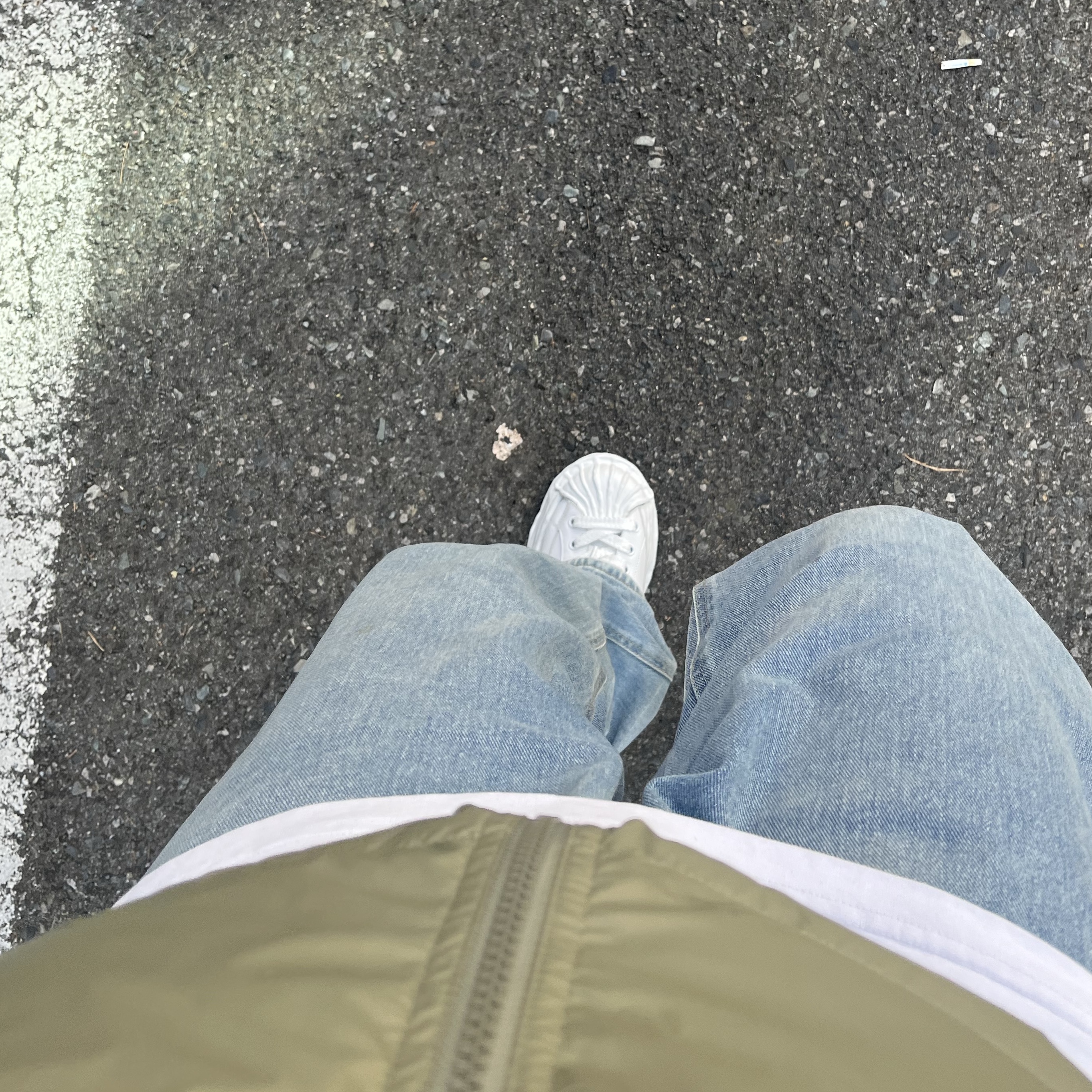 Maison Mihara Yasuhiro Blakey OG Sole Leather Low-top Sneakers White 착용 스타일 - 2