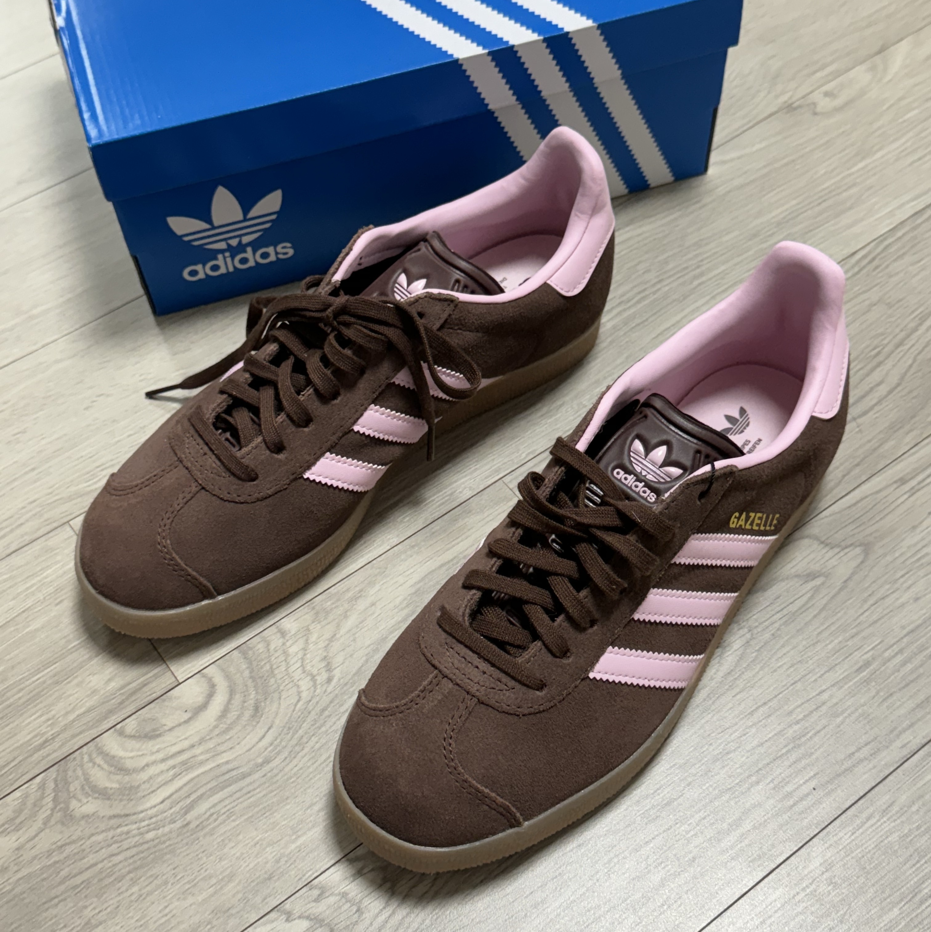 Adidas Gazelle Auburn Clear Pink 착용 스타일