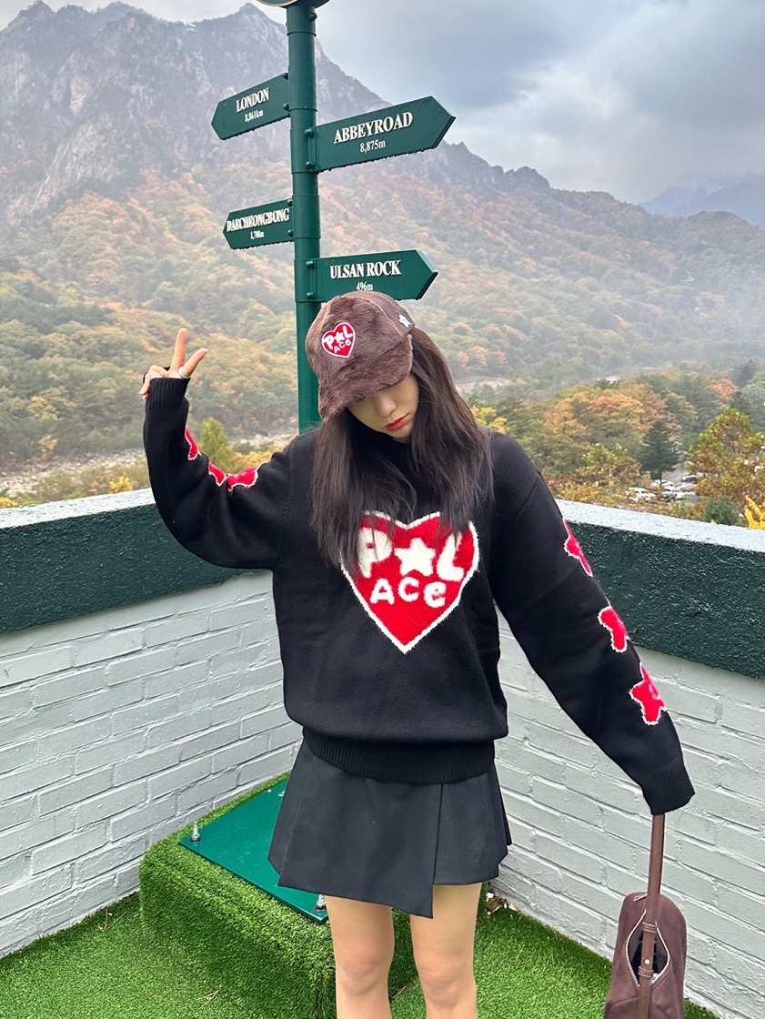Palace Cosy Knit Black - 24FW, Adidas Box Hog 2.0 Boots Core Black Cloud White 착용 스타일 - 3