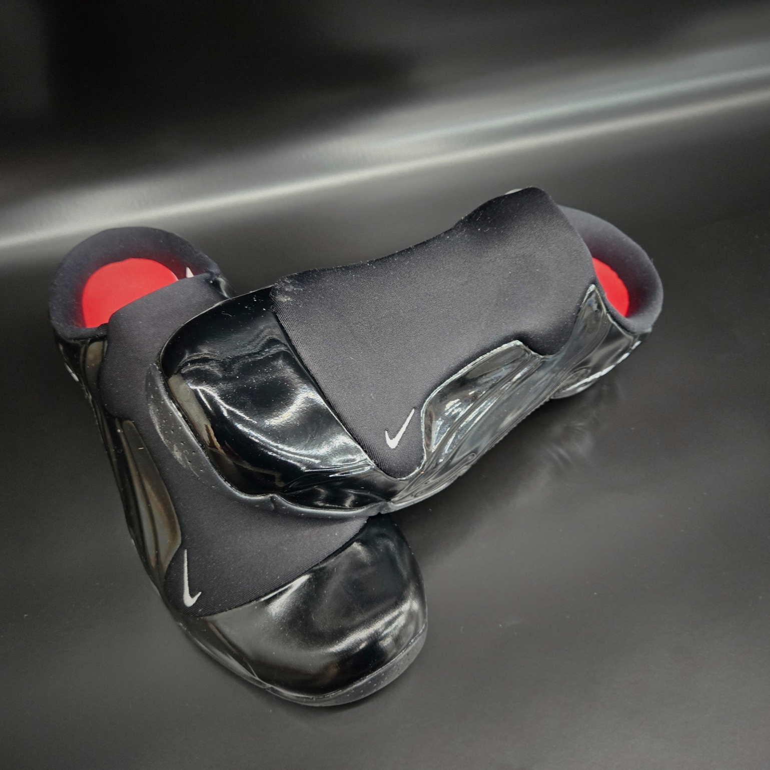 Nike x Supreme Clogposite Black - 24FW 착용 스타일 - 3
