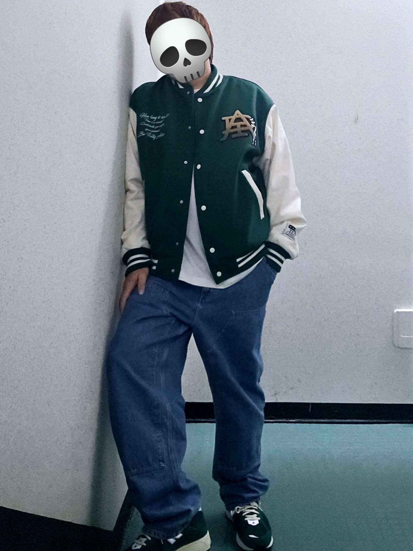 New Balance 2002R Nightwatch Green, Carhartt WIP Fairfield Denim Double Knee Pants Blue Heavy Stone Wash 착용 스타일