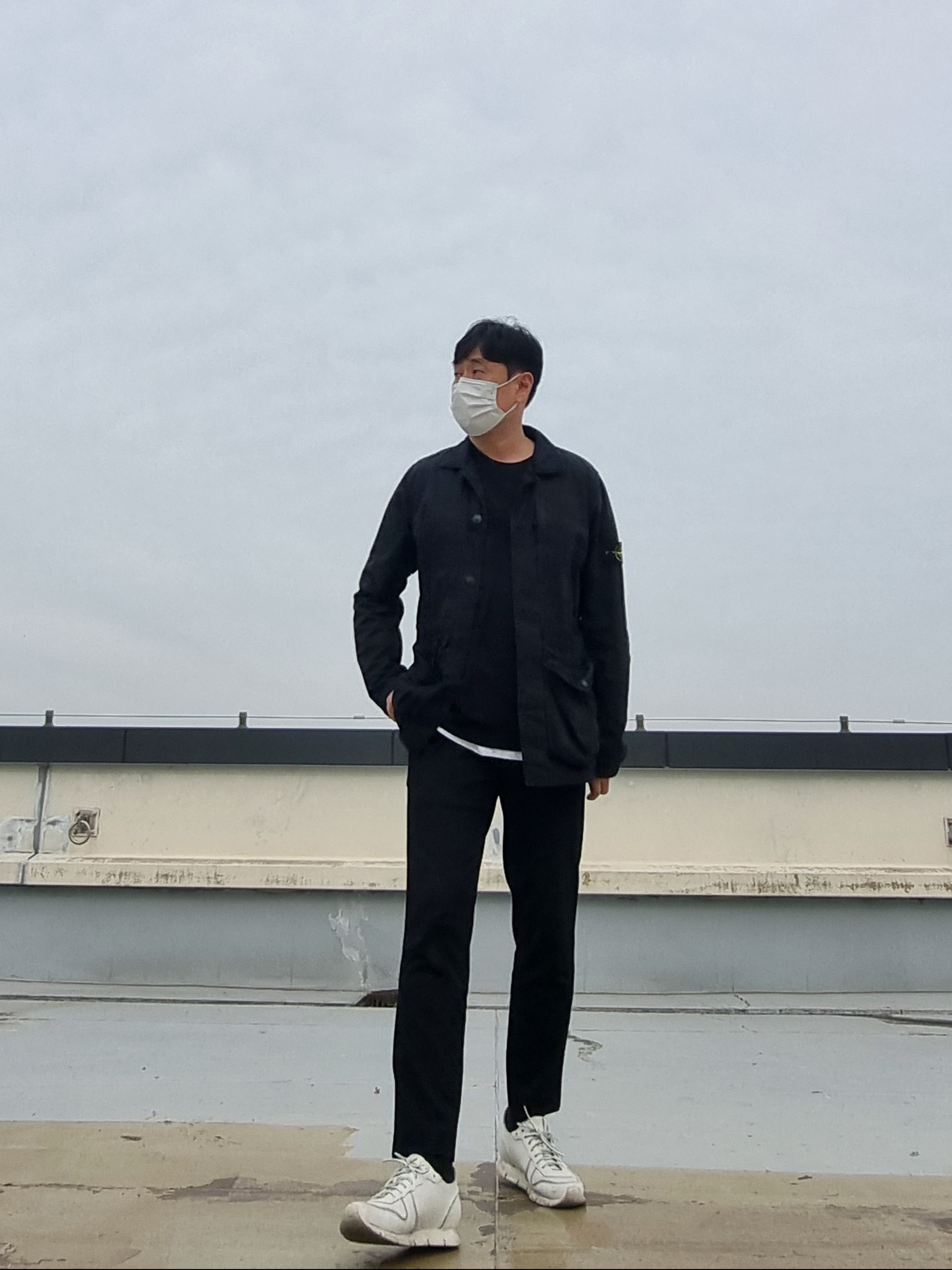 Stone Island 439WN Brushed Cotton Canvas Garment Dyed Old Effect Jacket Black - 22SS, Buttero Carrera Men White 착용 스타일 - 2