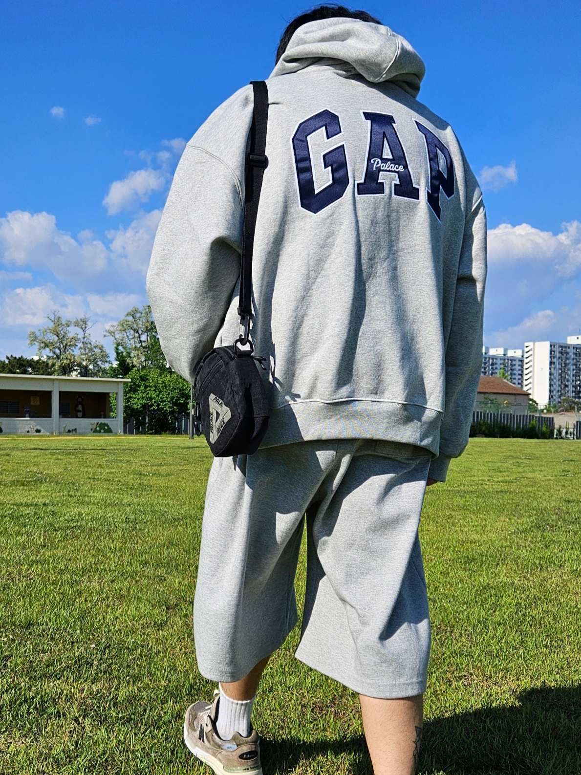 Palace x Gap Hood Grey - 24SS 착용 스타일 - 1