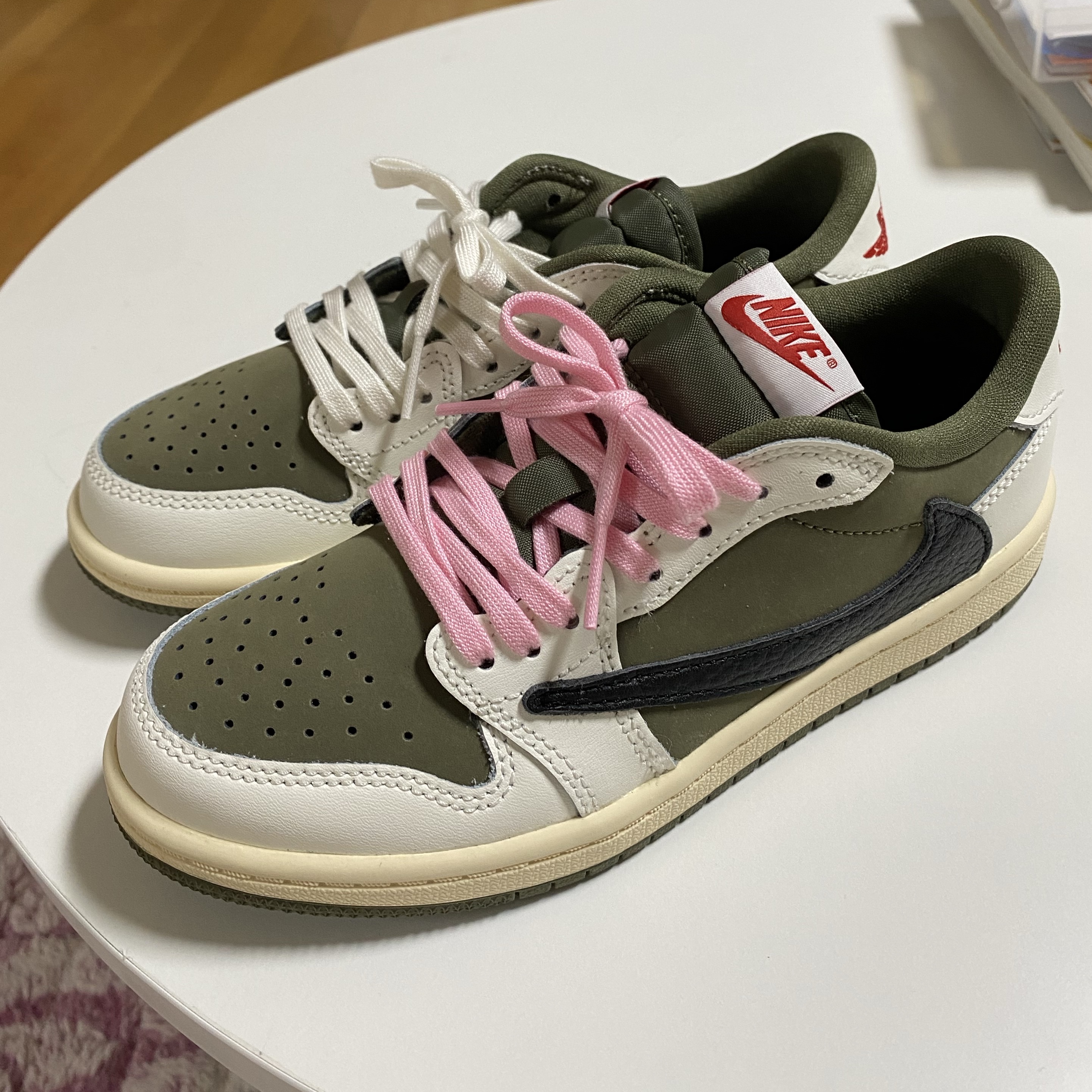 (PS) Jordan 1 x Travis Scott Retro Low OG SP Reverse Olive 착용 스타일