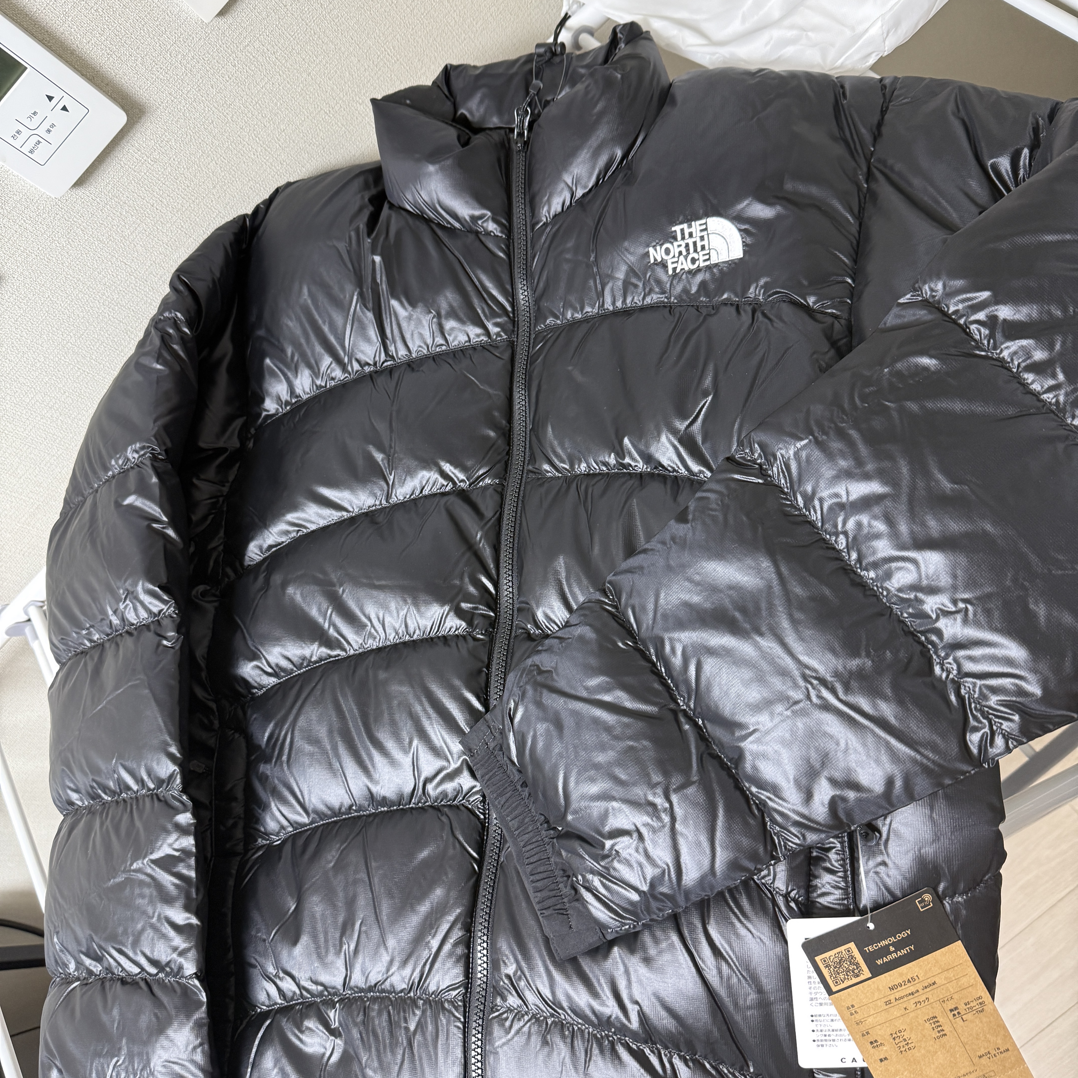 The North Face Zip-in-Zip Aconcagua Jacket Black - 24FW 착용 스타일
