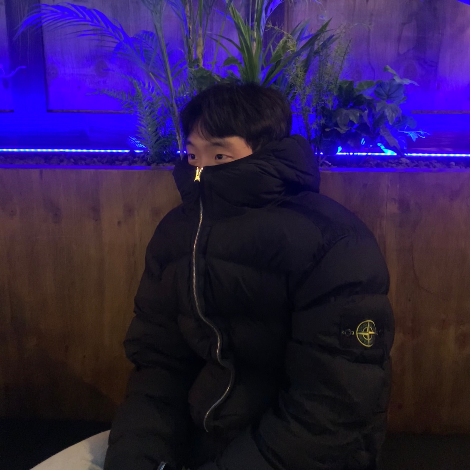Stone Island 43728 Seamless Tunnel Nylon Down-TC Jacket Black - 23FW 착용 스타일