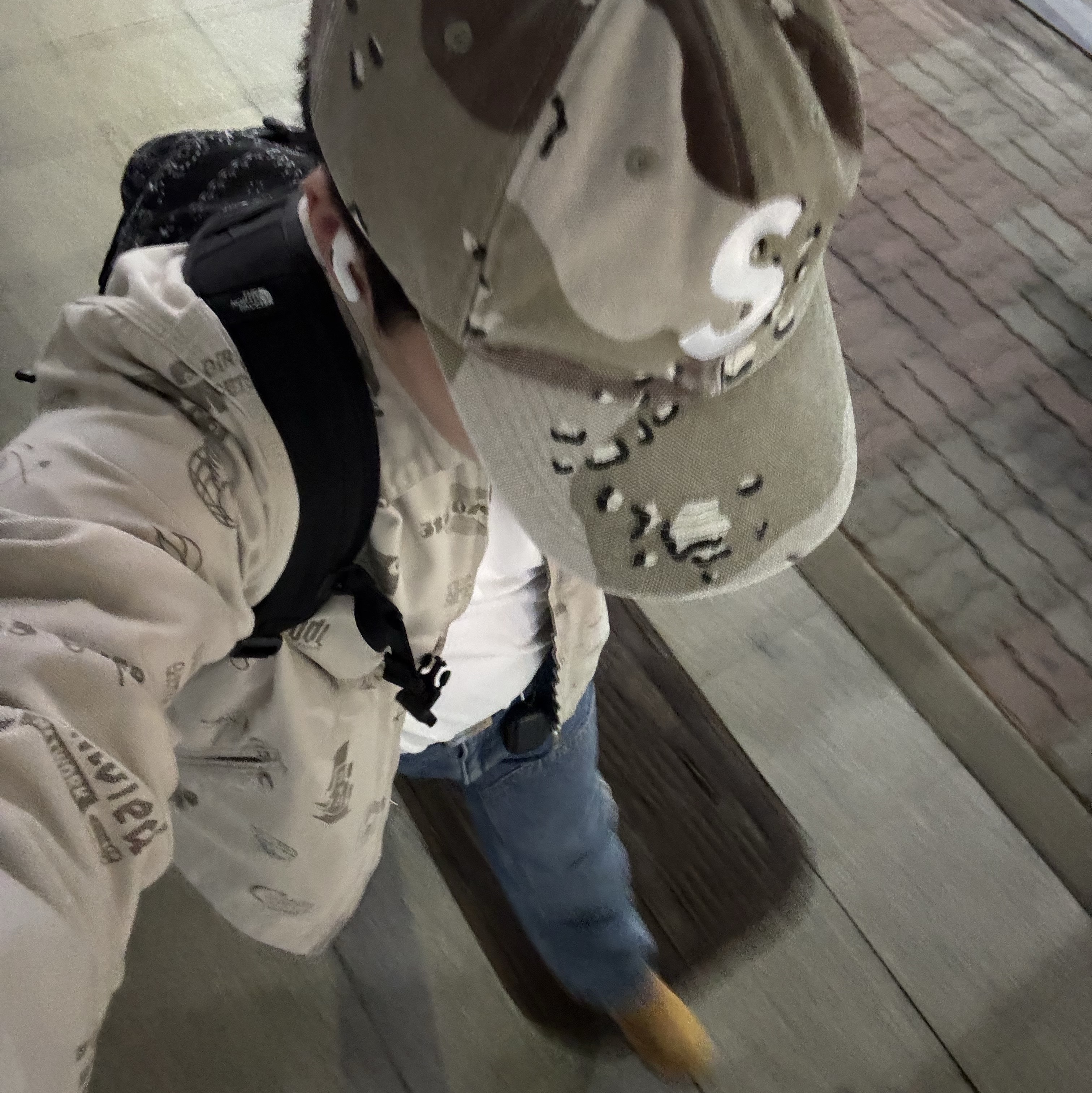 Supreme Pigment S Logo 6-Panel Chocolate Chip Camo - 24FW, The North Face Big Shot Jet Black 착용 스타일