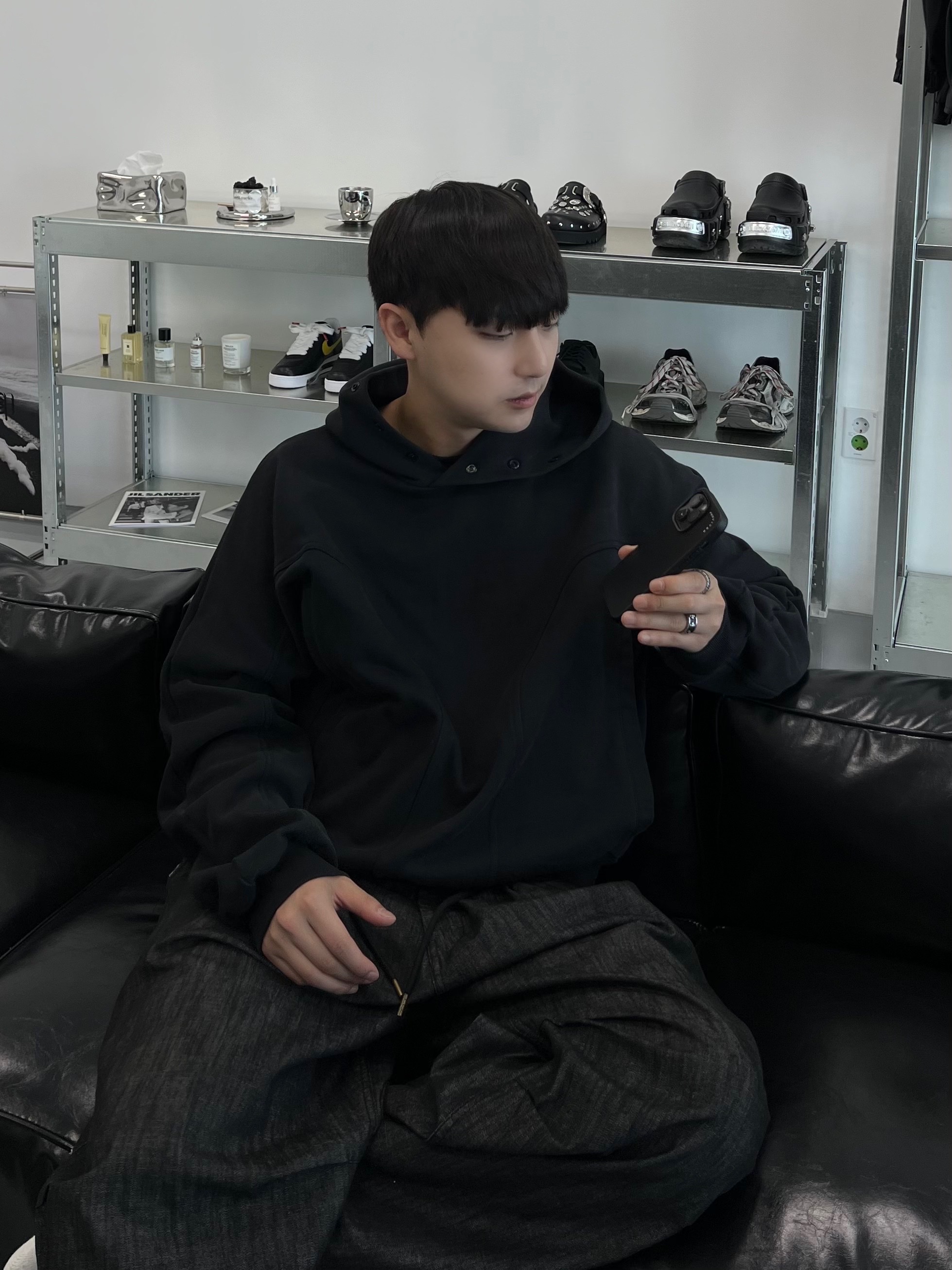 Balenciaga 3XL Sneakers Grey White Red 착용 스타일 - 2