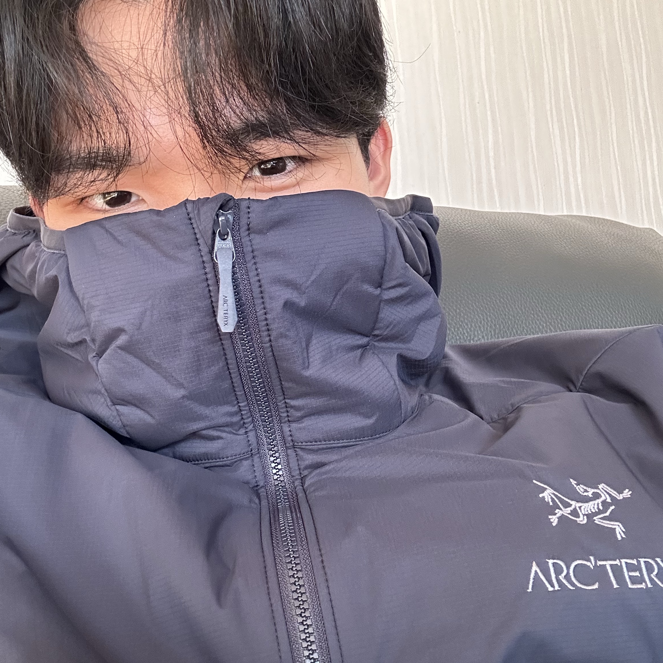 Arc'teryx Atom Hoody Black Sapphire 착용 스타일