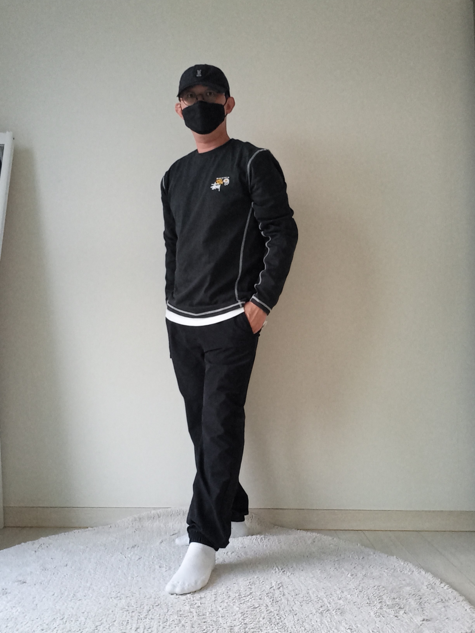 Stussy x Mountain Hardwear LS T-Shirt Stealth Grey 착용 스타일 - 2