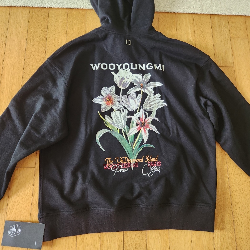 Wooyoungmi Flower Back Logo Hooded T-Shirt Black - 24SS 착용 스타일 - 3