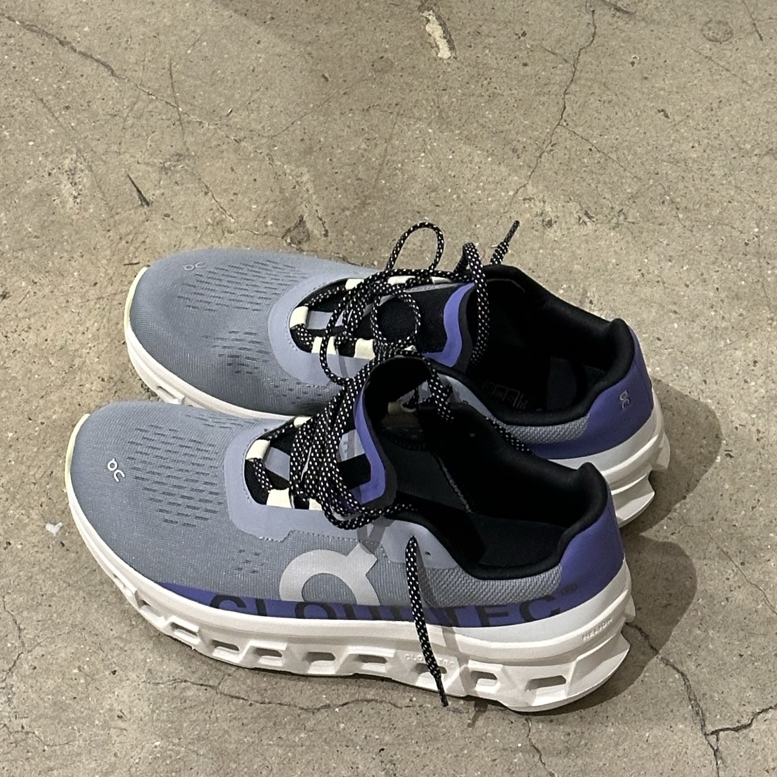 On Running Cloudmonster Mist Blueberry 착용 스타일