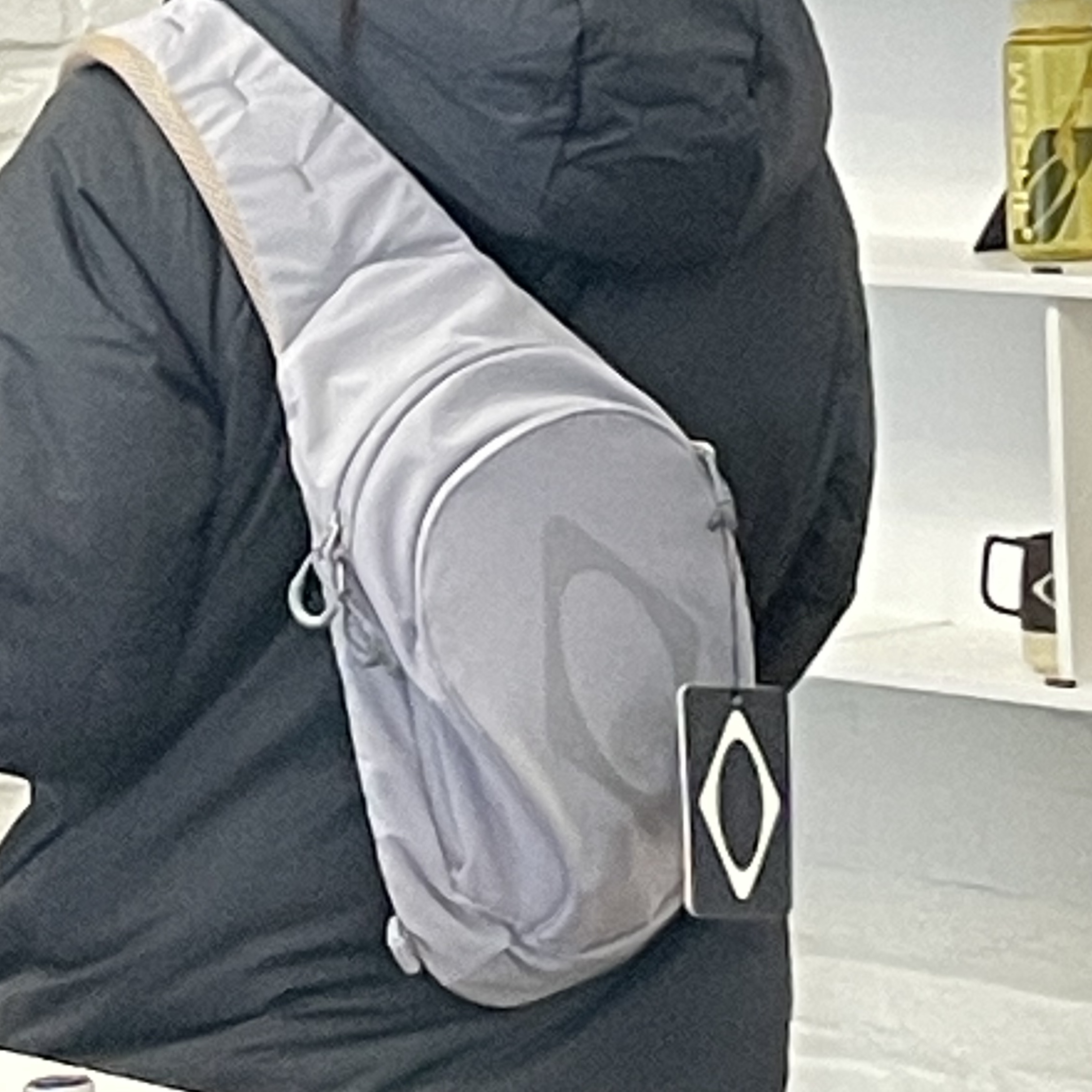 Mischief Rhombus Pocket Sling Bag Blue Grey, Nike ACG Rope De Dope Primaloft Therma-Fit Jacket Black Summit White - Asia 착용 스타일