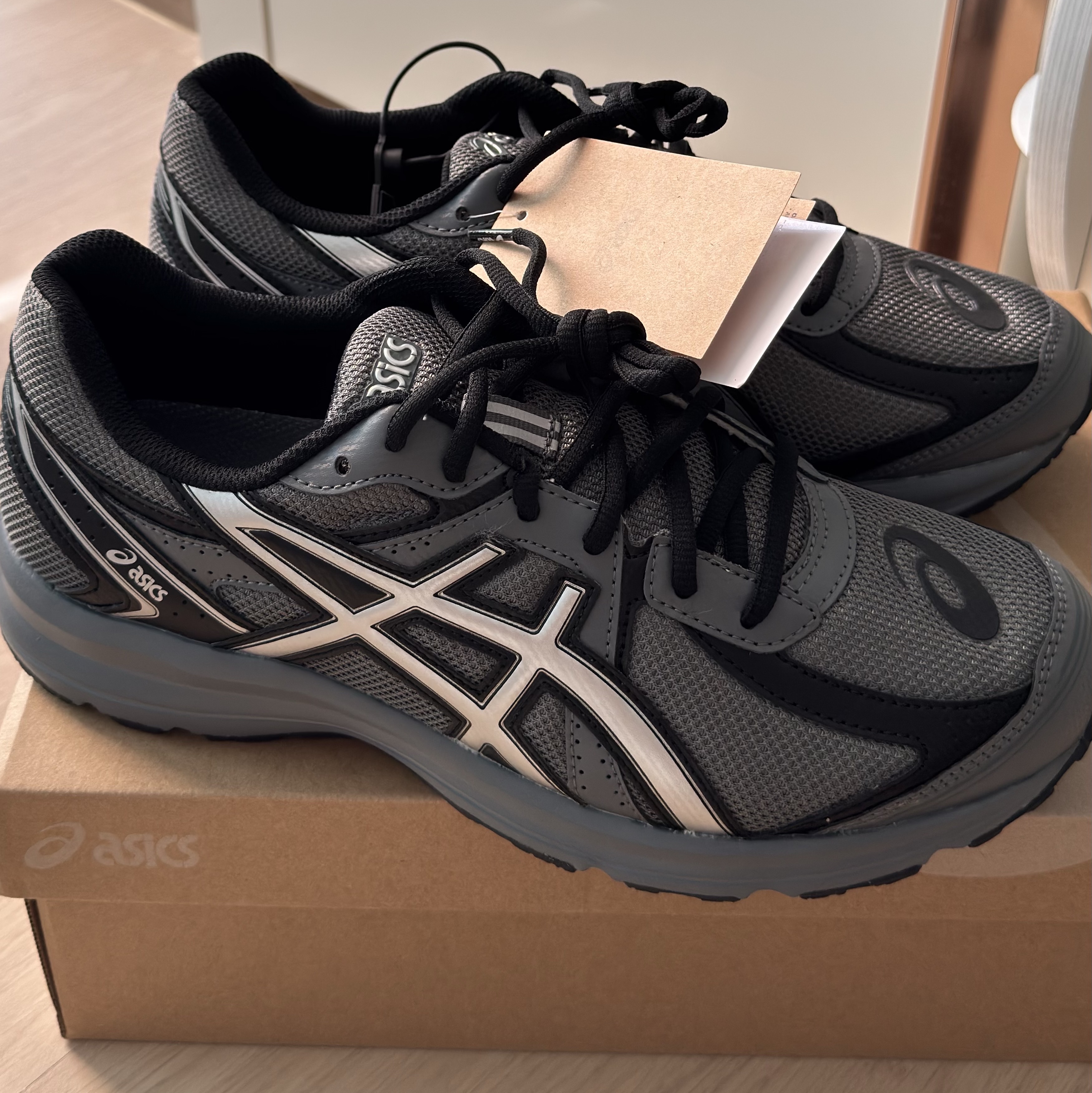 Asics Jog 100 S Steel Grey - 2E Wide 착용 스타일 - 1