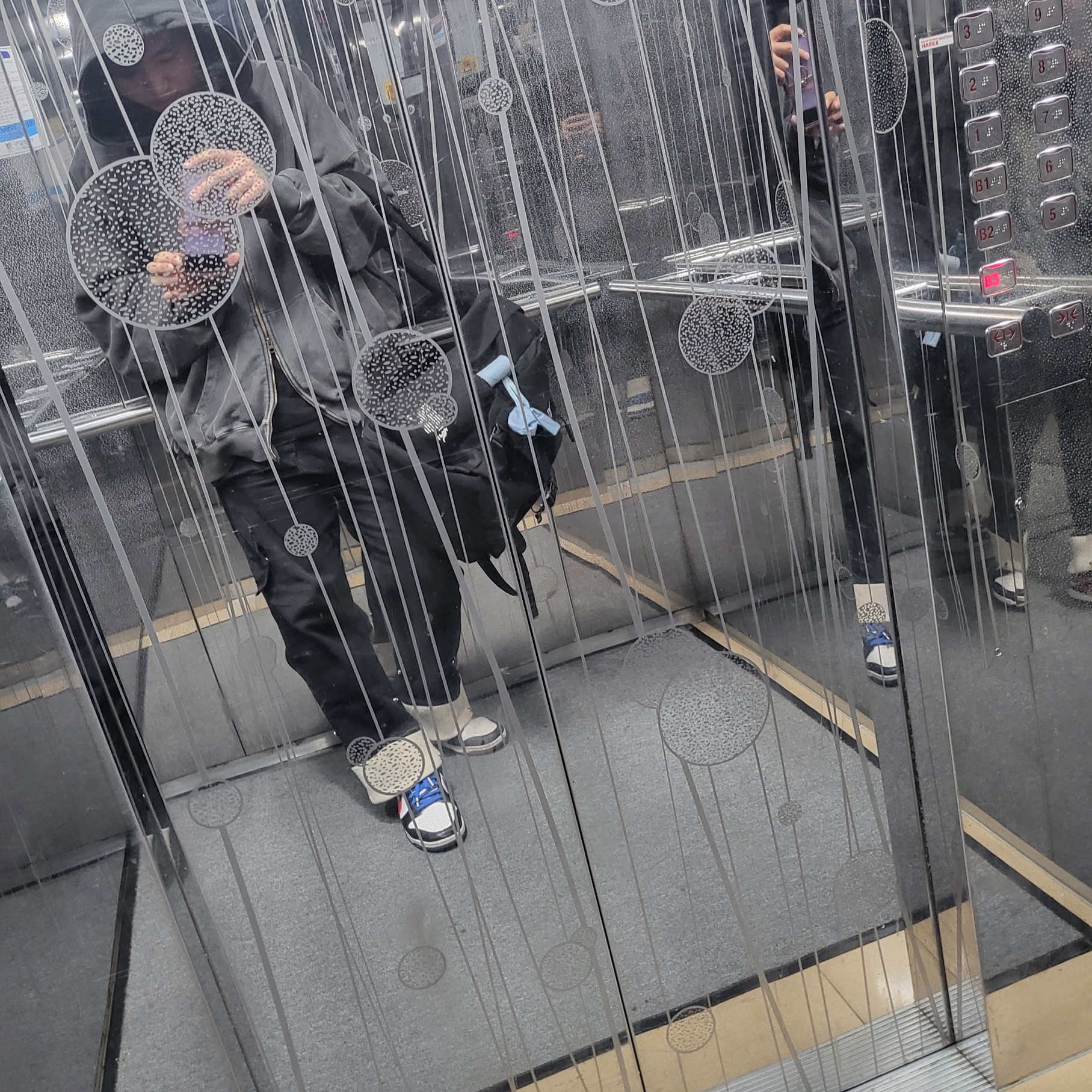 Nike Dunk Low SE Seoul, Undermycar Mu.11 Anti Fxxking Logo Play Oversized Pigment Hood Zip-up Gray 착용 스타일