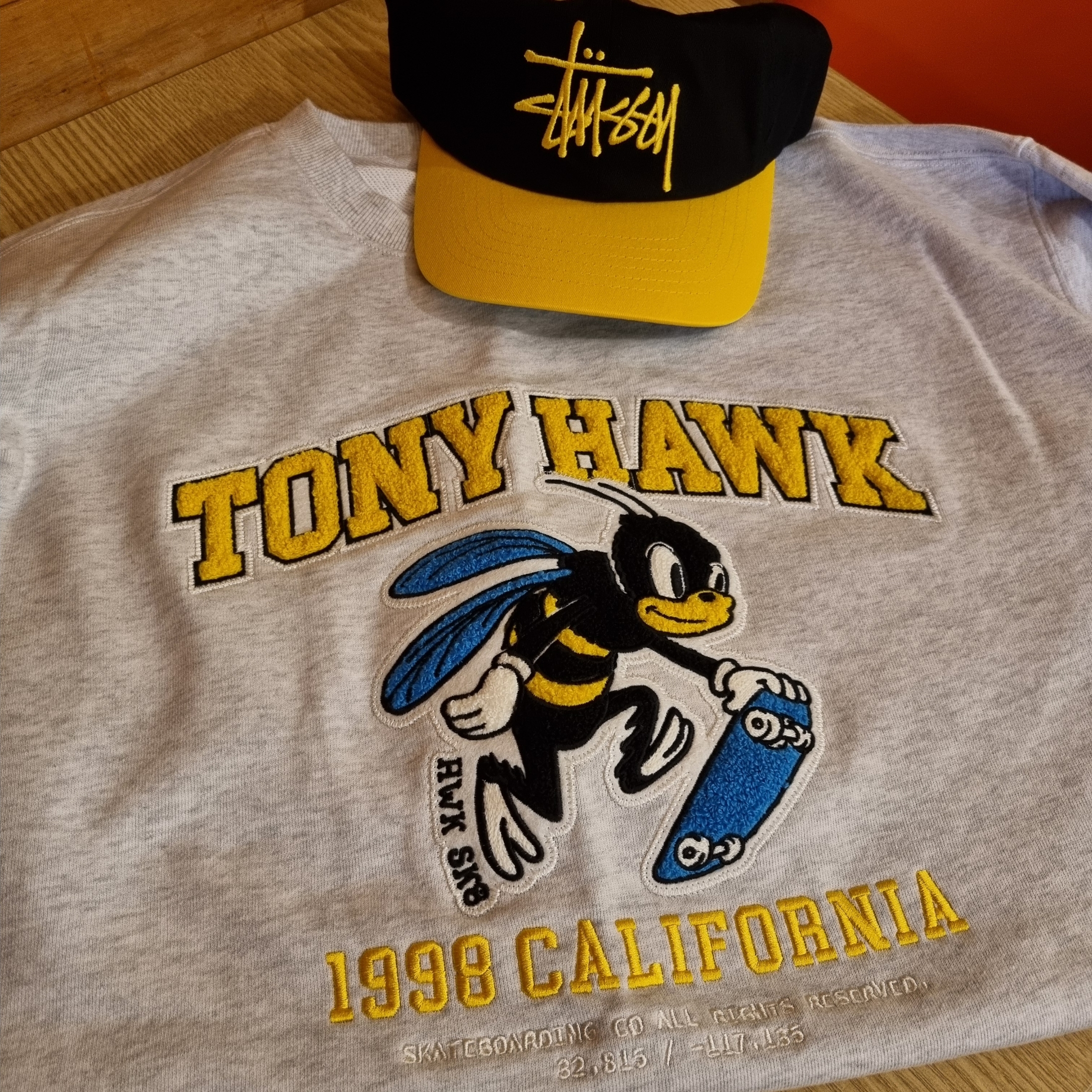 TONY HAWK Tony Logo Crewneck Light Grey, Stussy Low Profile Big Basic Snapback Black Gold 착용 스타일