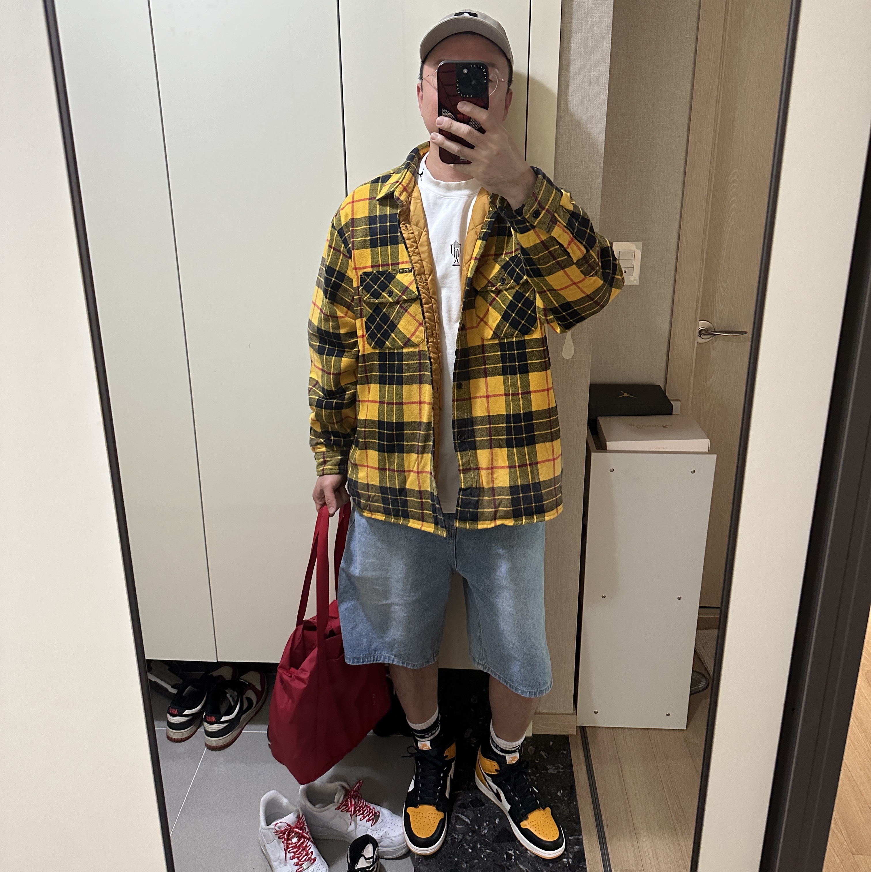 Supreme Quilted Plaid Shirt Yellow - 24FW, Stussy Denim Big OL' Shorts Light Wash 착용 스타일