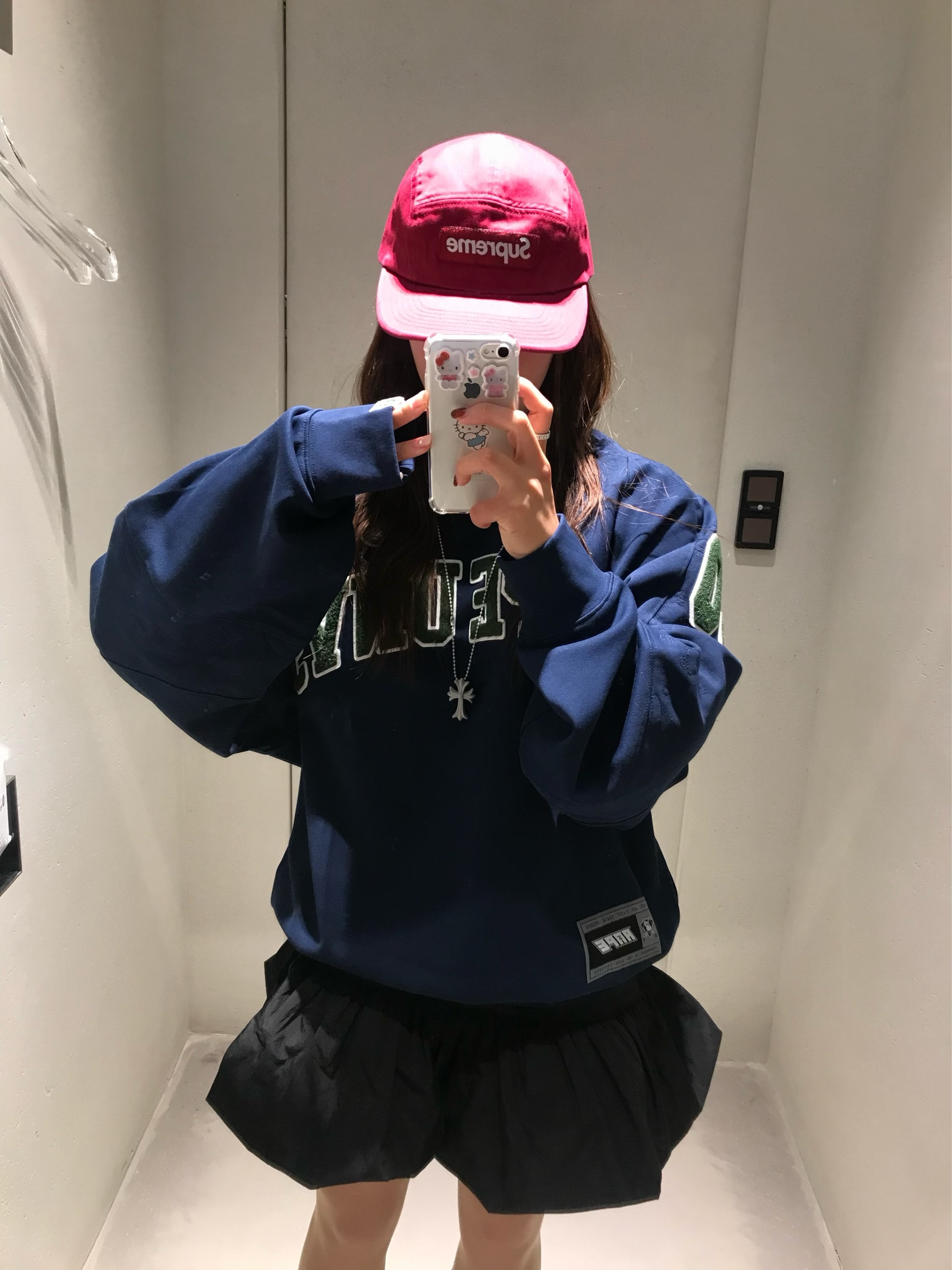AAPE Main Crew Neck Sweater Navy - 24FW, Chrome Hearts Silichrome CH Cross Pendant Grey 2023 착용 스타일