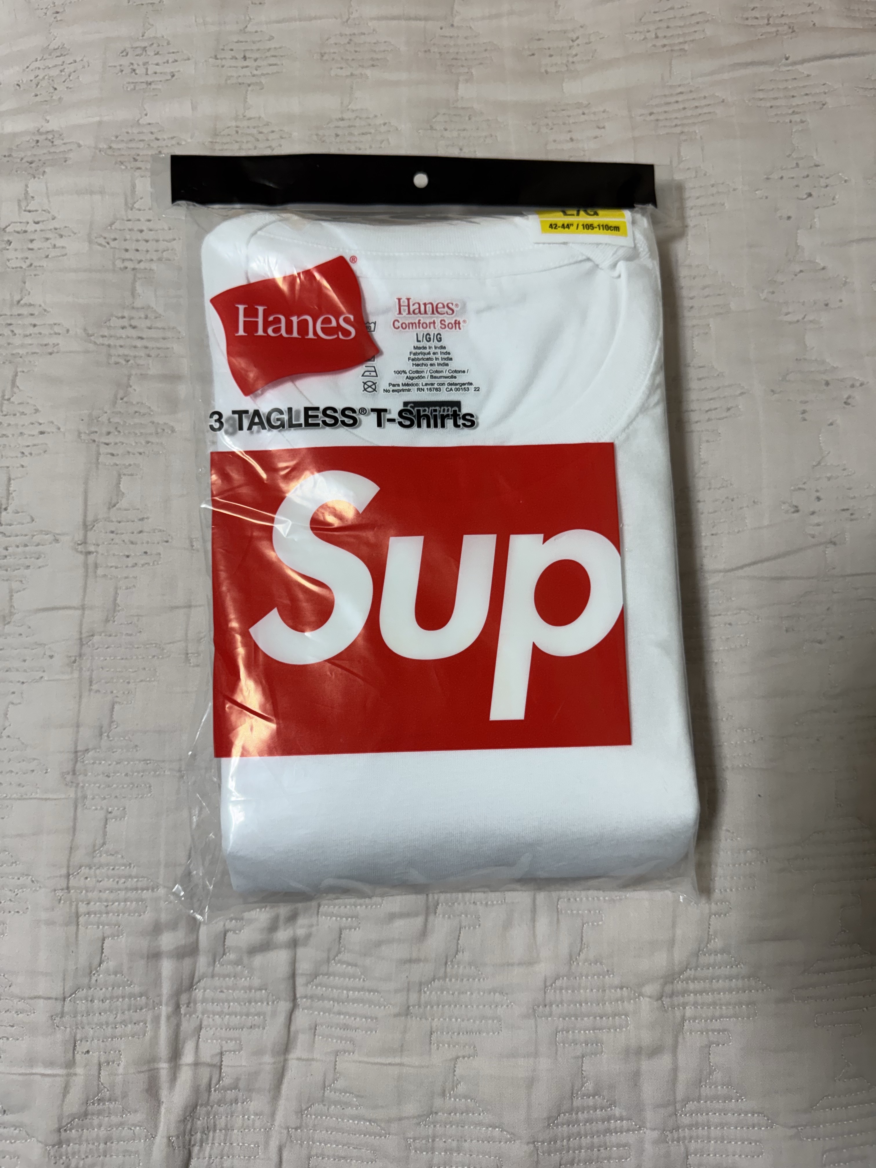 Supreme Hanes Tagless T-Shirt White (3 Pack) 착용 스타일