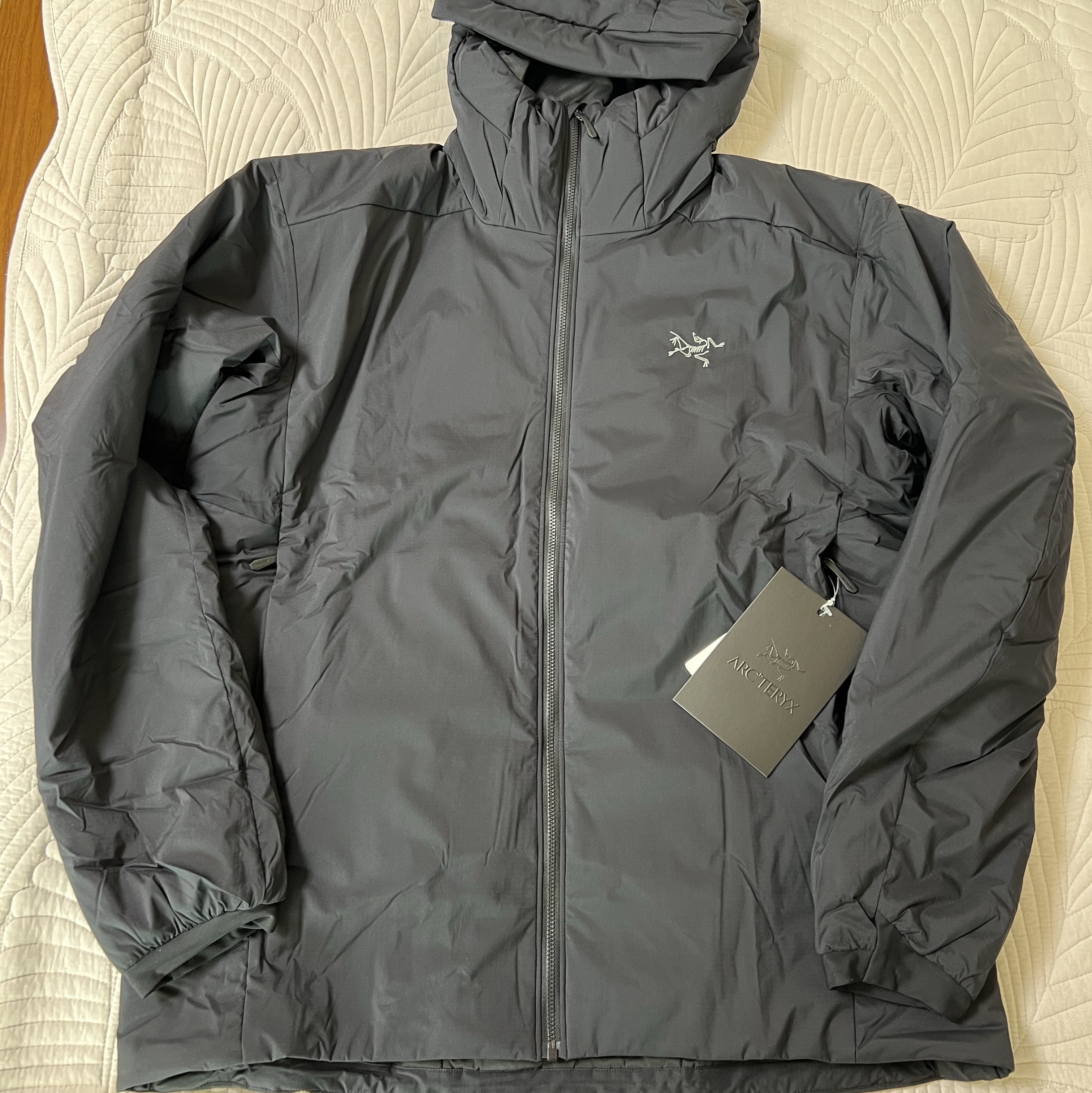 Arc'teryx Atom Heavyweight Hoody Black 착용 스타일
