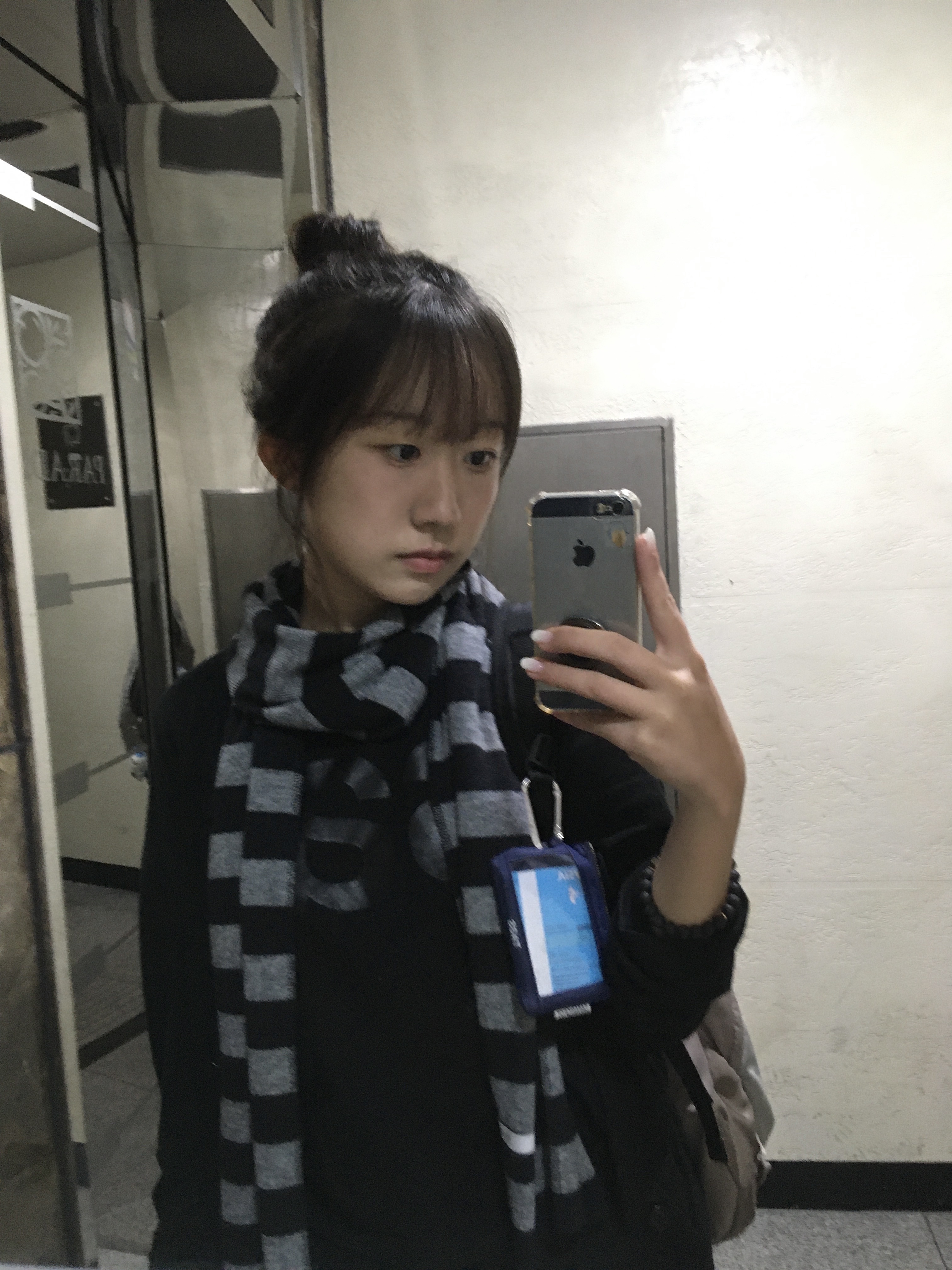 Safarispot Basic Safari Keyring Card Wallet Navy, Mischief Rhombus Backpack Pink Grey 착용 스타일 - 1