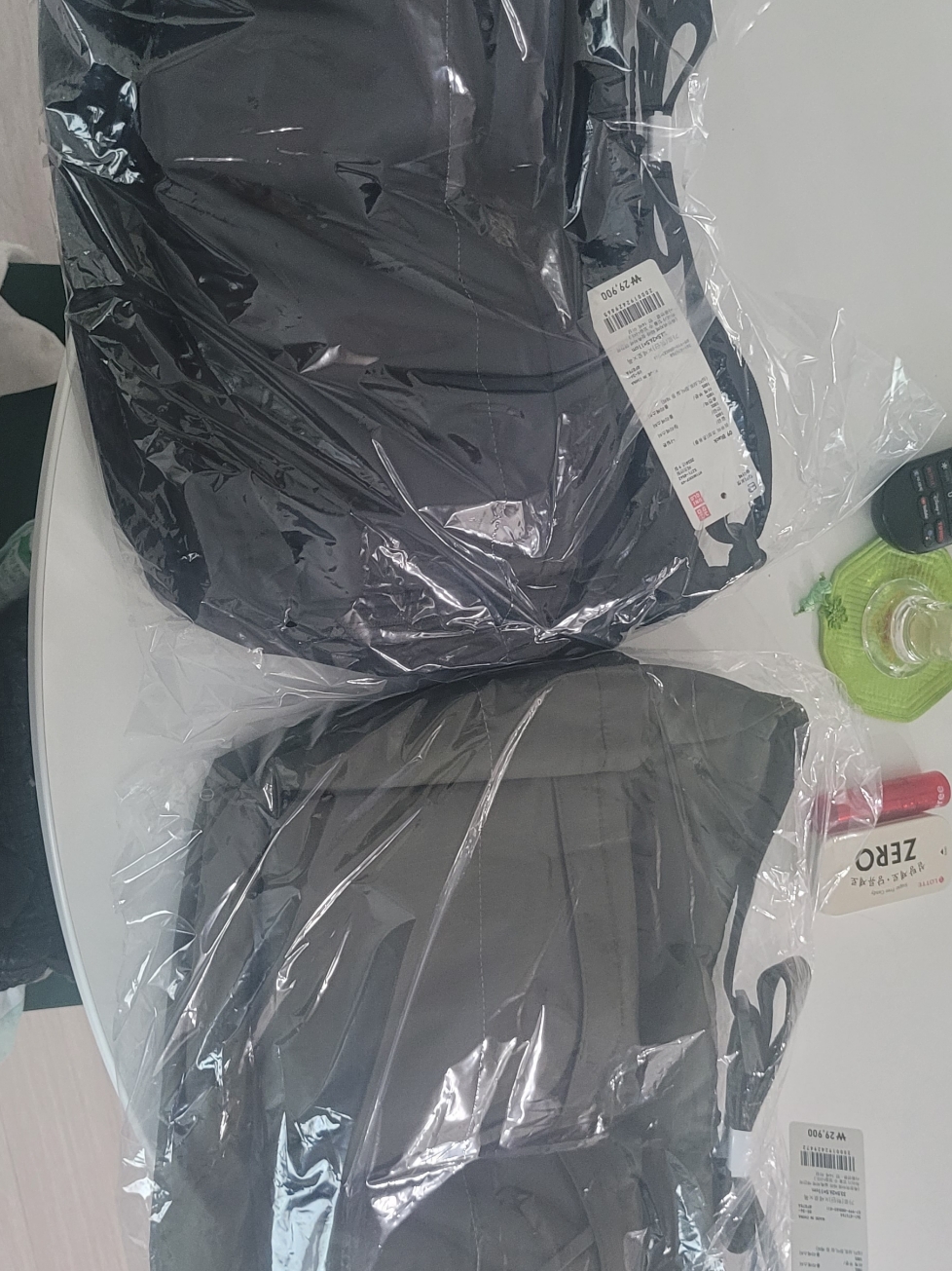 Uniqlo Multi Pocket Shoulder Bag Olive, Uniqlo Multi Pocket Shoulder Bag Black 착용 스타일