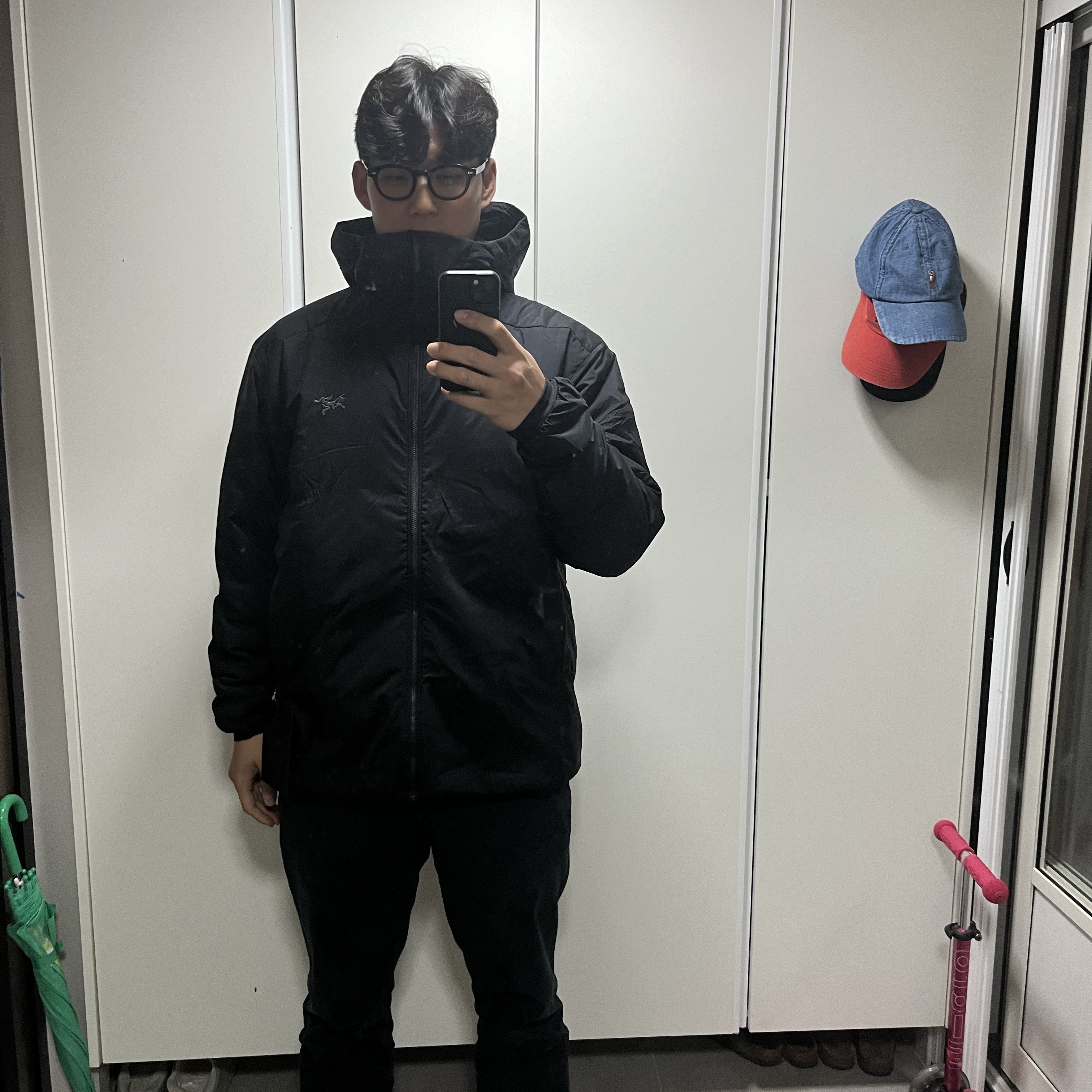 Arc'teryx Atom Heavyweight Hoody Black 착용 스타일