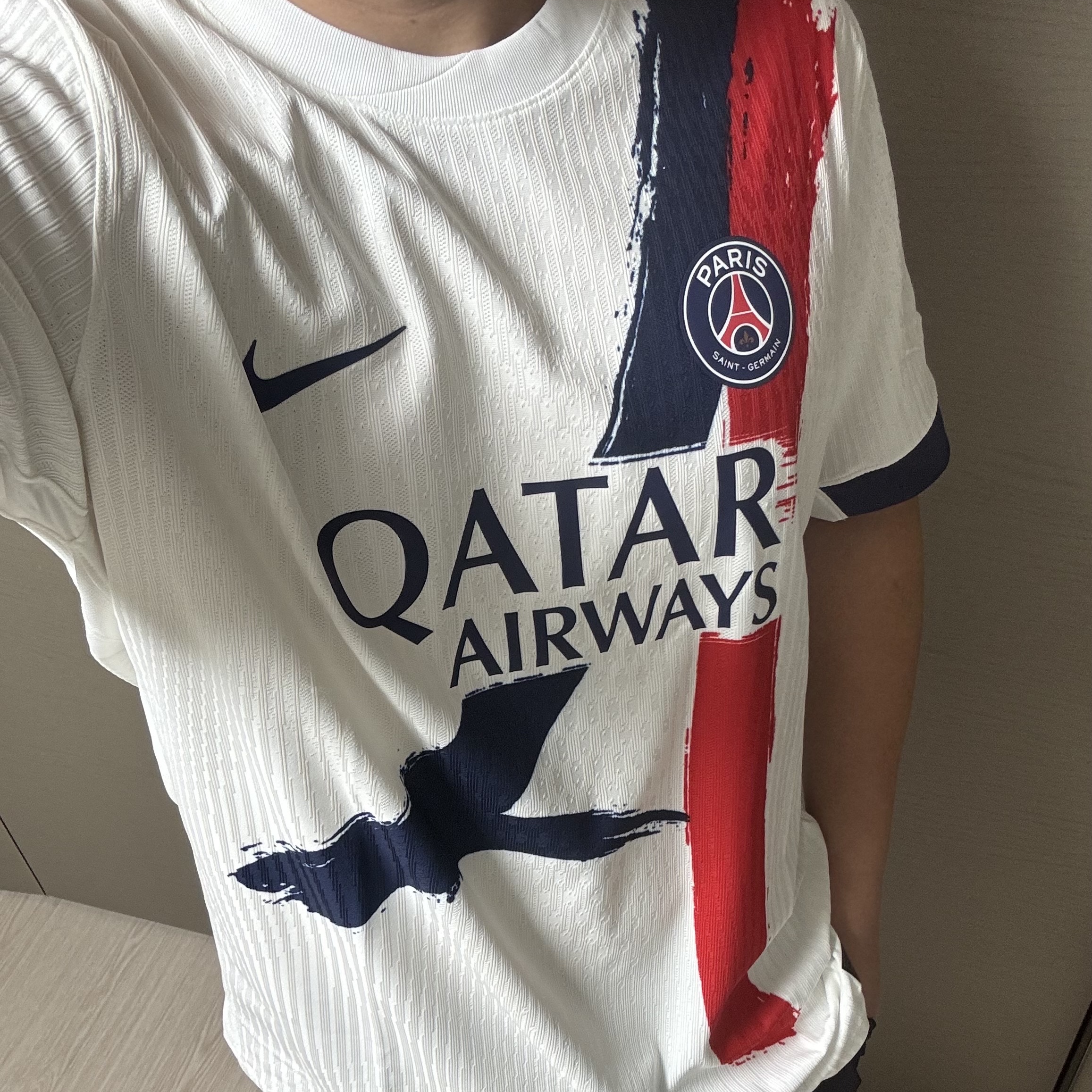 Nike Paris Saint-Germain 2024/25 Dri-Fit ADV Match Away Authentic Jersey White Midnight Navy (Non Marking Ver.) 착용 스타일 - 1
