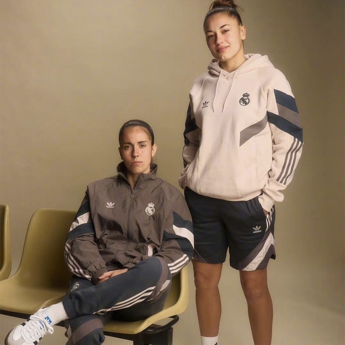 Adidas Real Madrid Originals Track Top Charcoal Grey - KR Sizing 착용 스타일
