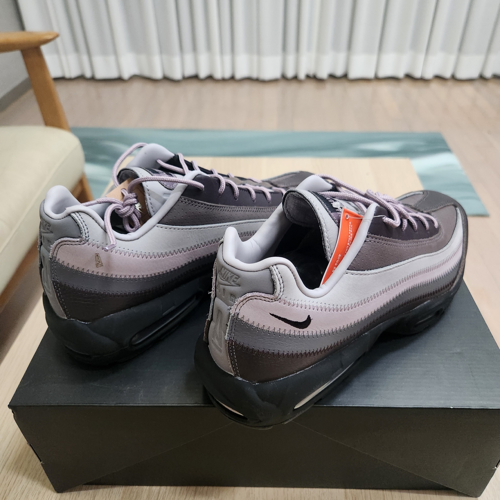 Nike x A Ma Maniere Air Max 95 W.Y.W.S. 착용 스타일 - 5