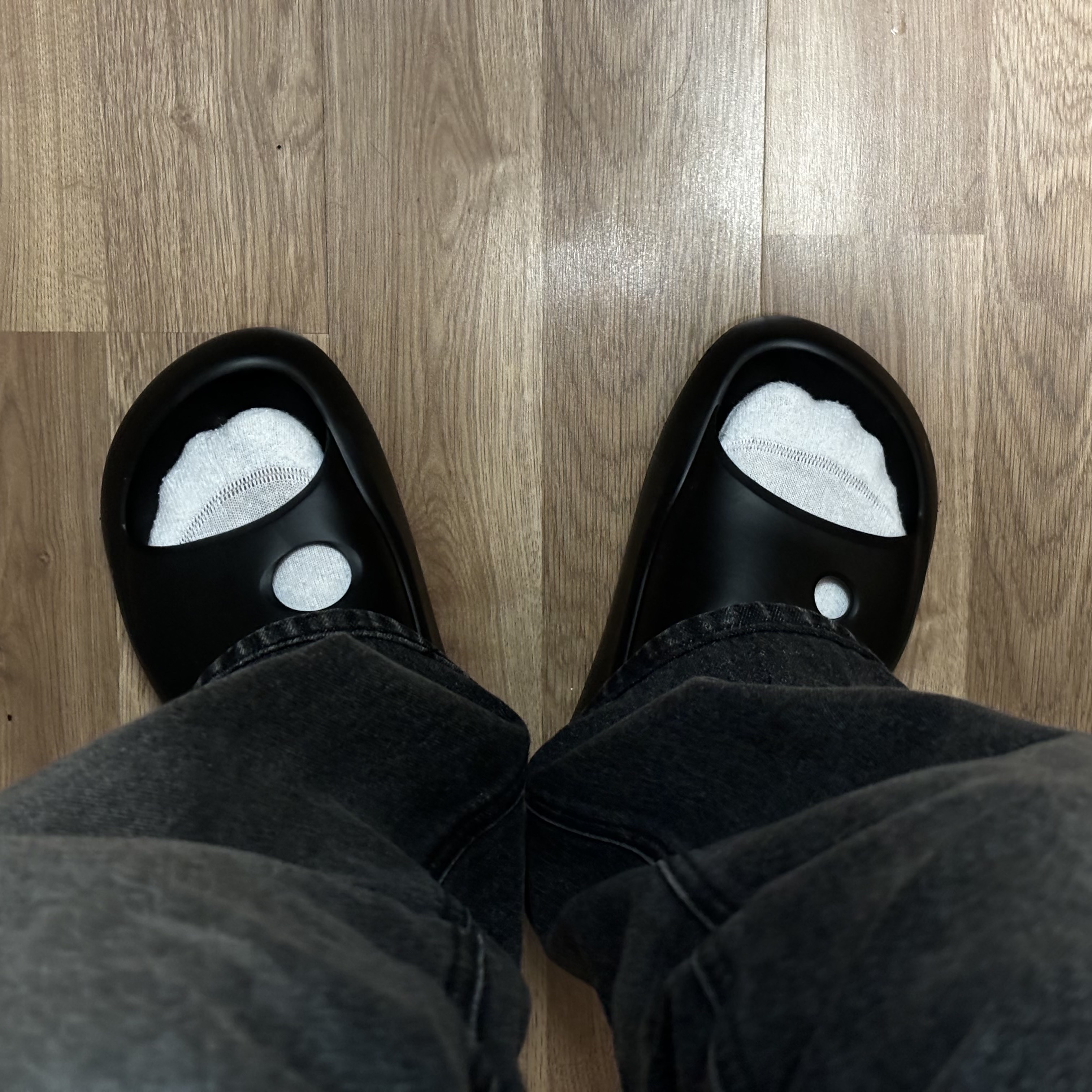 Off-White Meteor Cut-Out Slider Black 착용 스타일