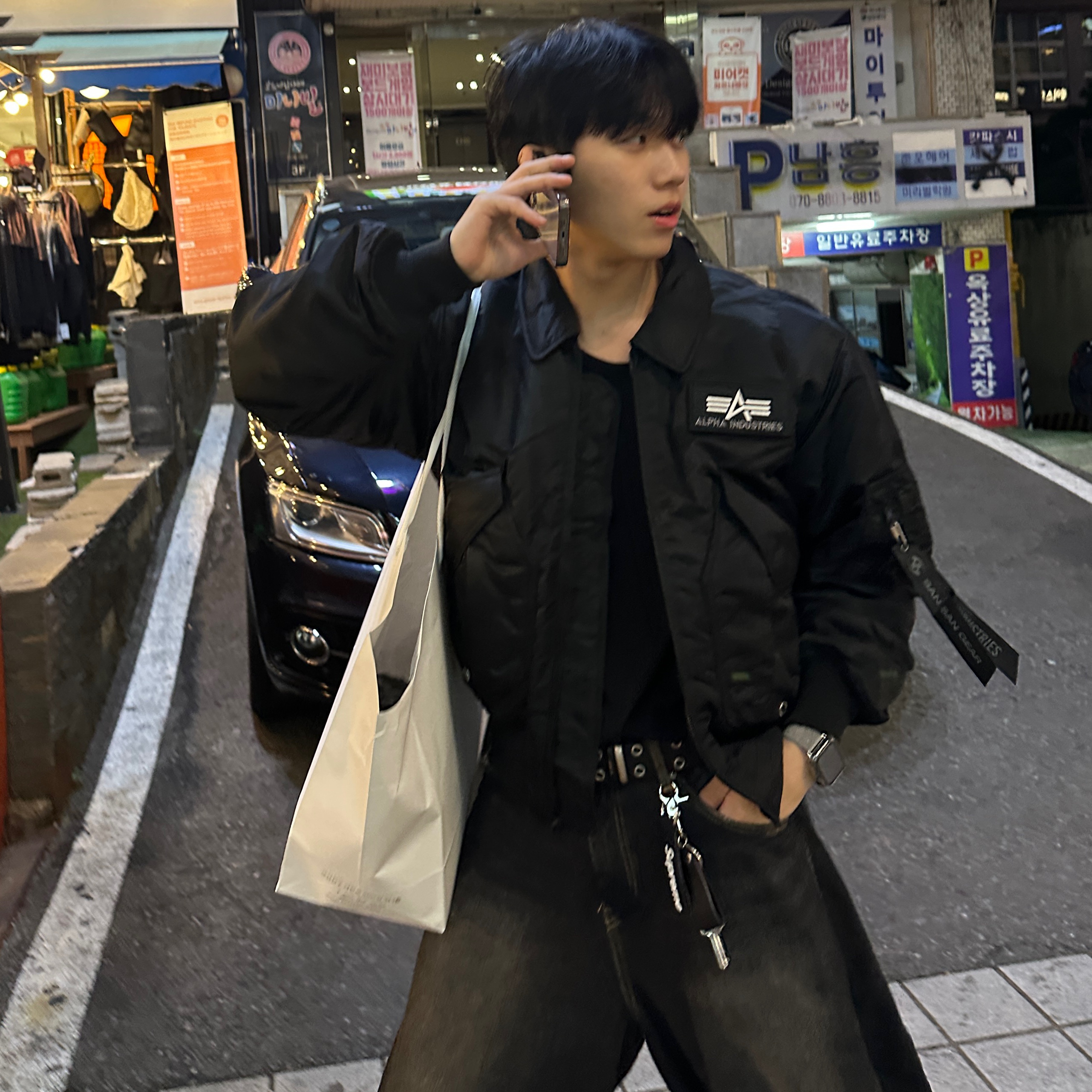 Sansan Gear x Alpha Industries CWU 45/P Flight Jacket Black - 23FW, Supreme Ripstop Keychain Black - 24SS 착용 스타일 - 1