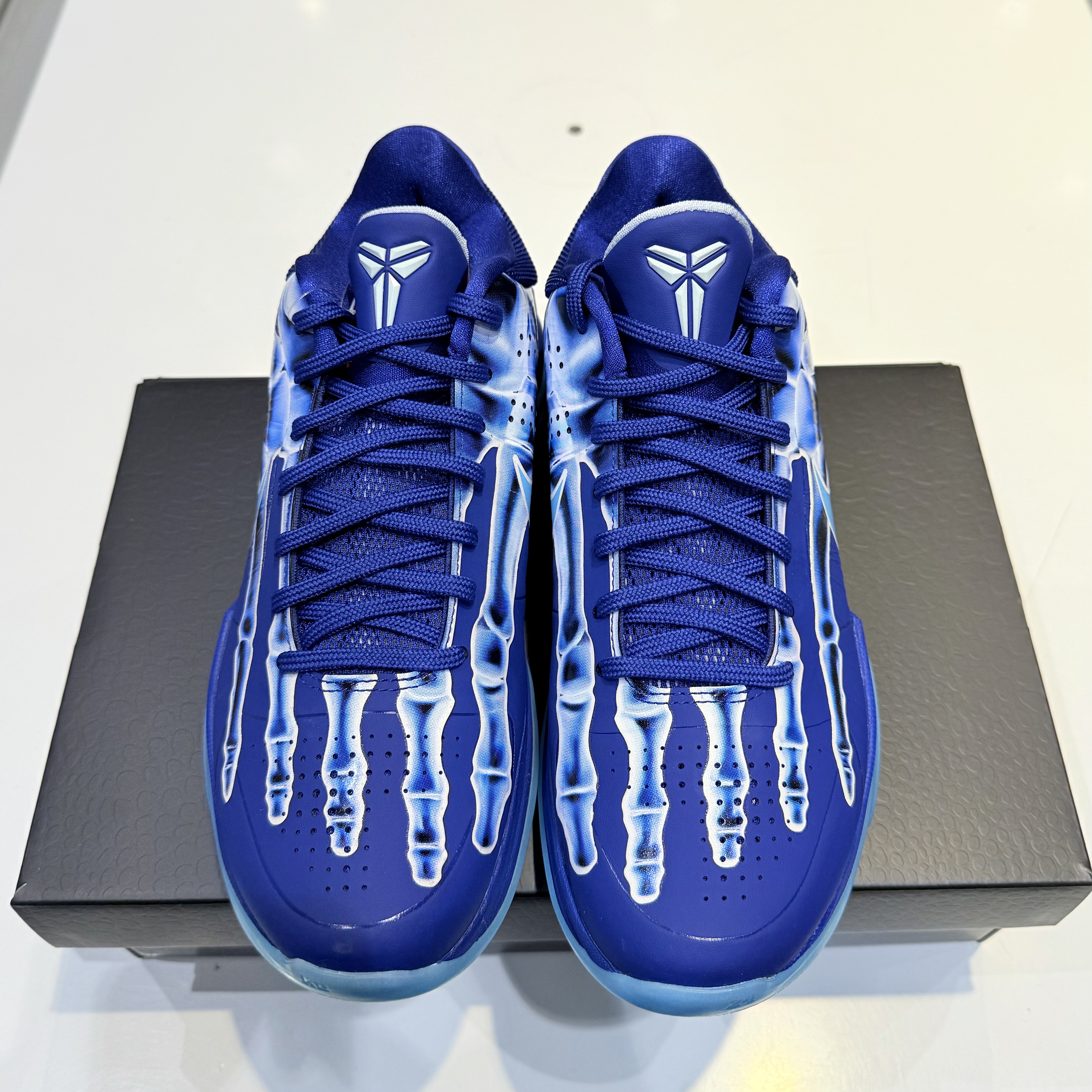 Nike Kobe 5 Protro Deep Royal Blue 착용 스타일 - 1