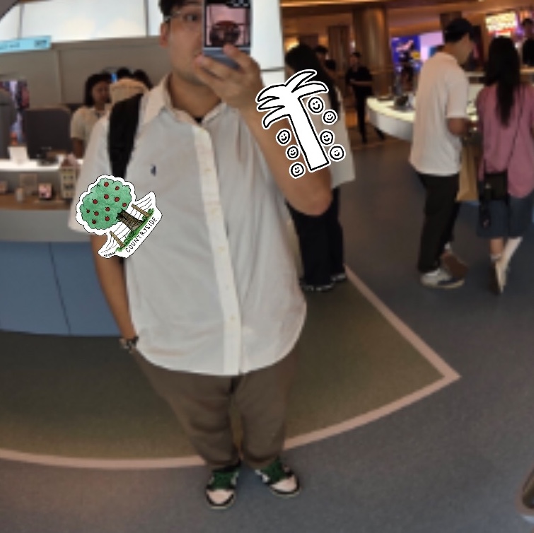 Gentle Monster x Maison Margiela MM117 Translucent Clear, Nike SB Dunk Low Pro Black and Classic Green 착용 스타일