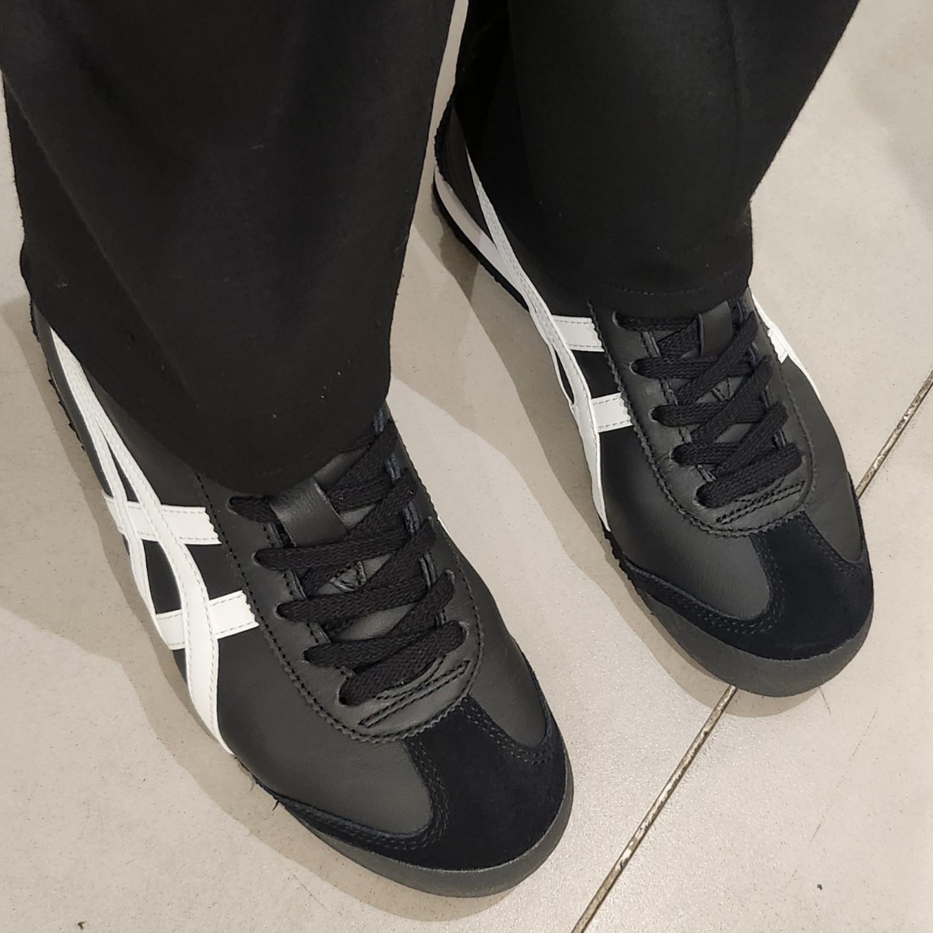 Onitsuka Tiger Mexico 66 Black White 착용 스타일
