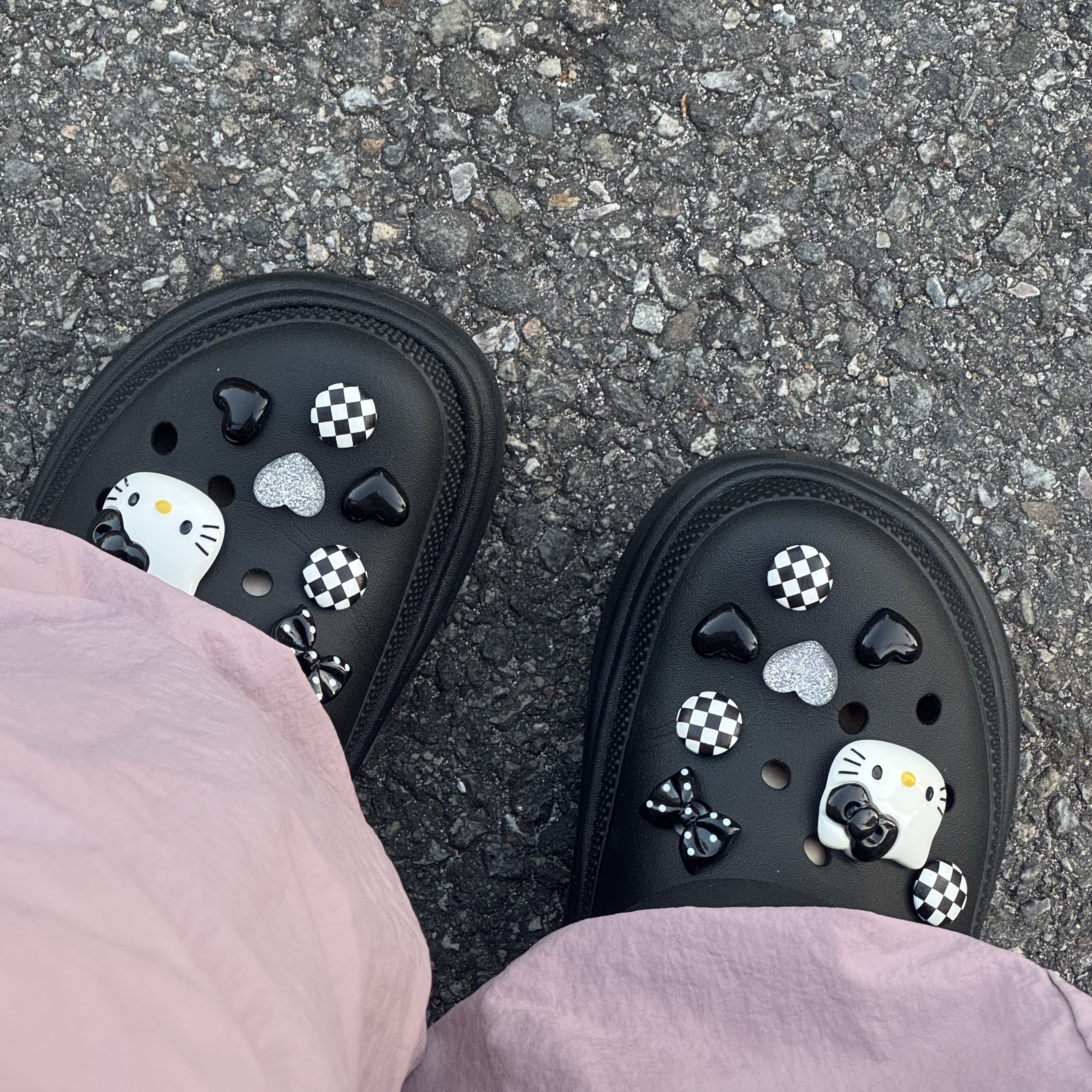Crocs Stomp Clog Black 착용 스타일