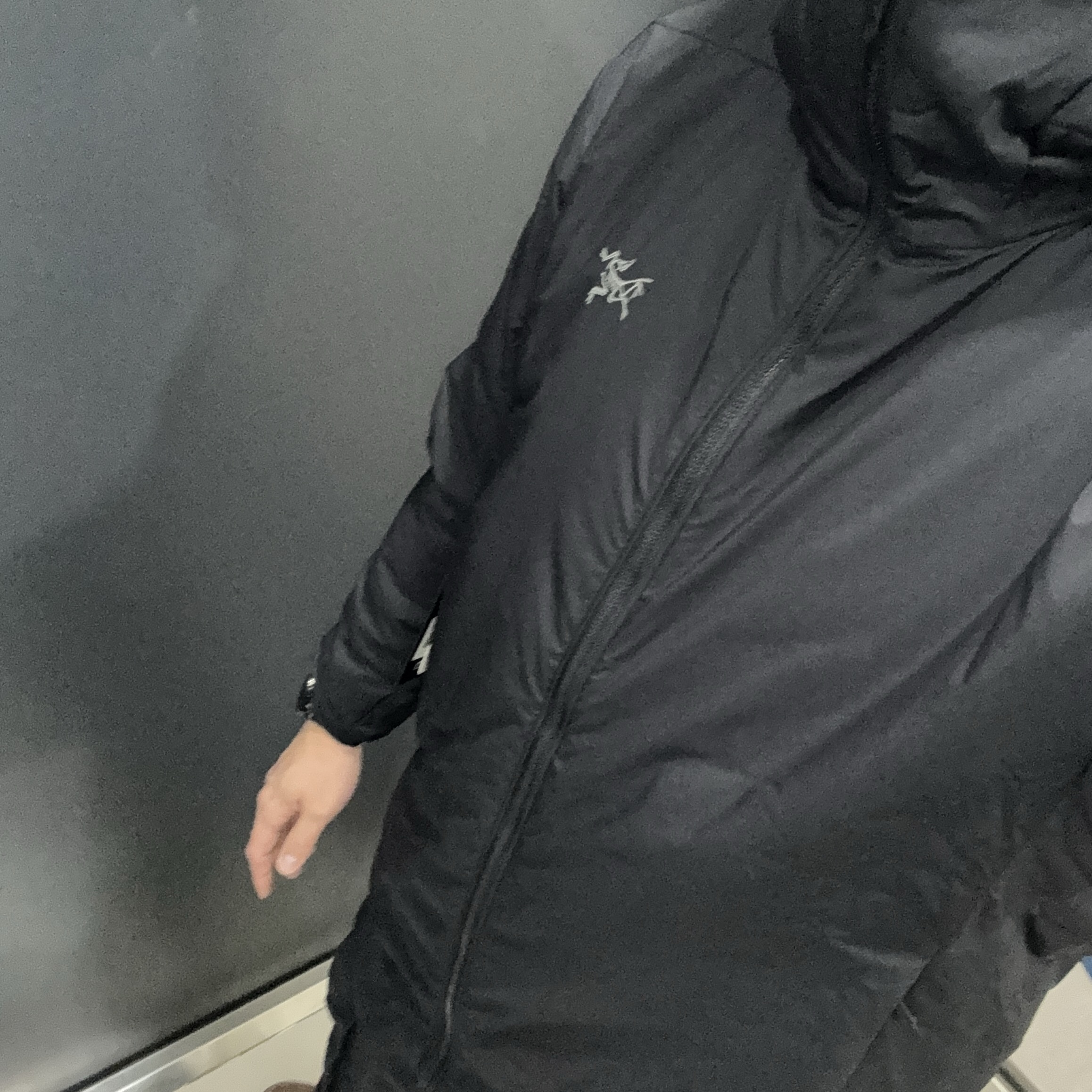 Arc'teryx Atom Heavyweight Hoody Black 착용 스타일 - 2