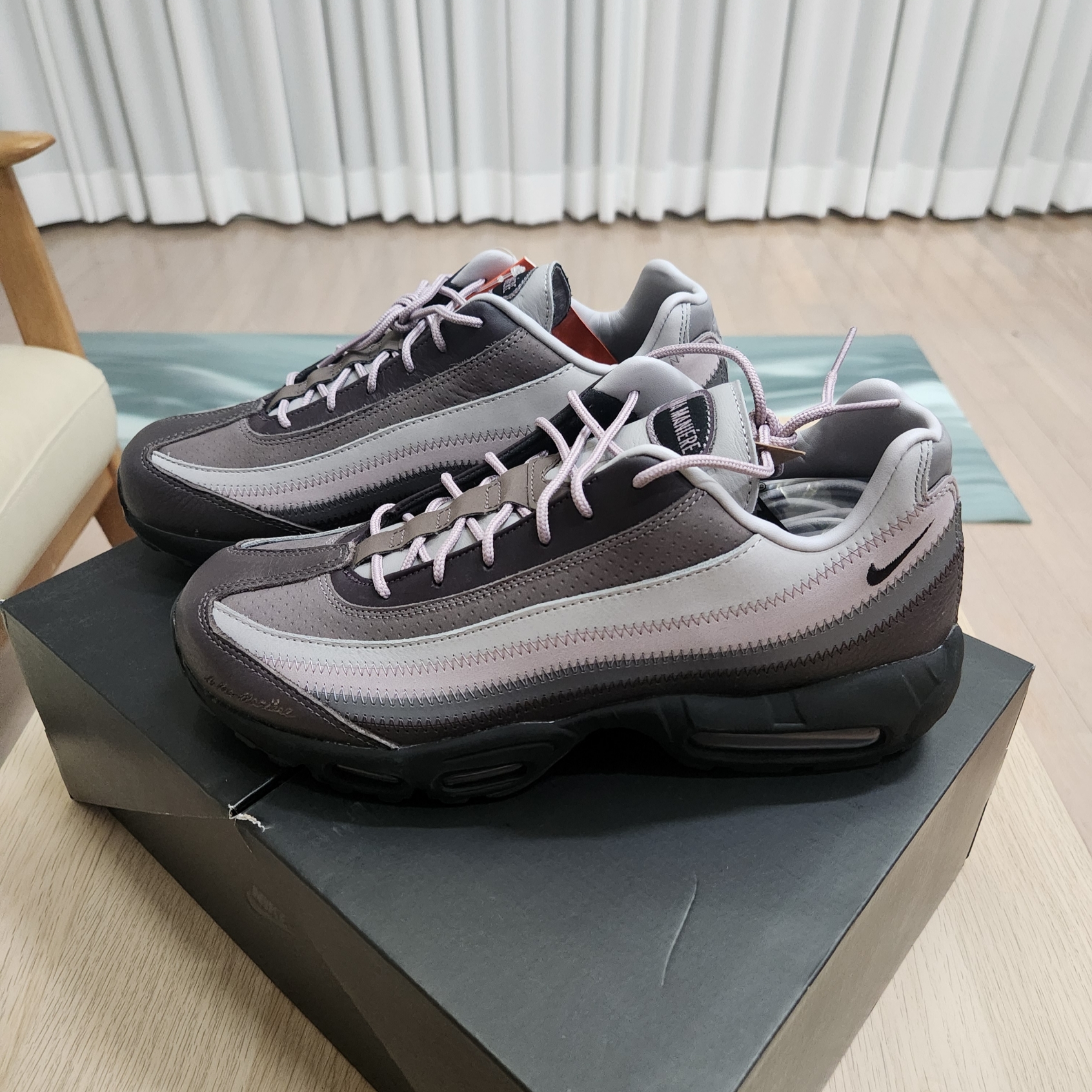 Nike x A Ma Maniere Air Max 95 W.Y.W.S. 착용 스타일 - 2
