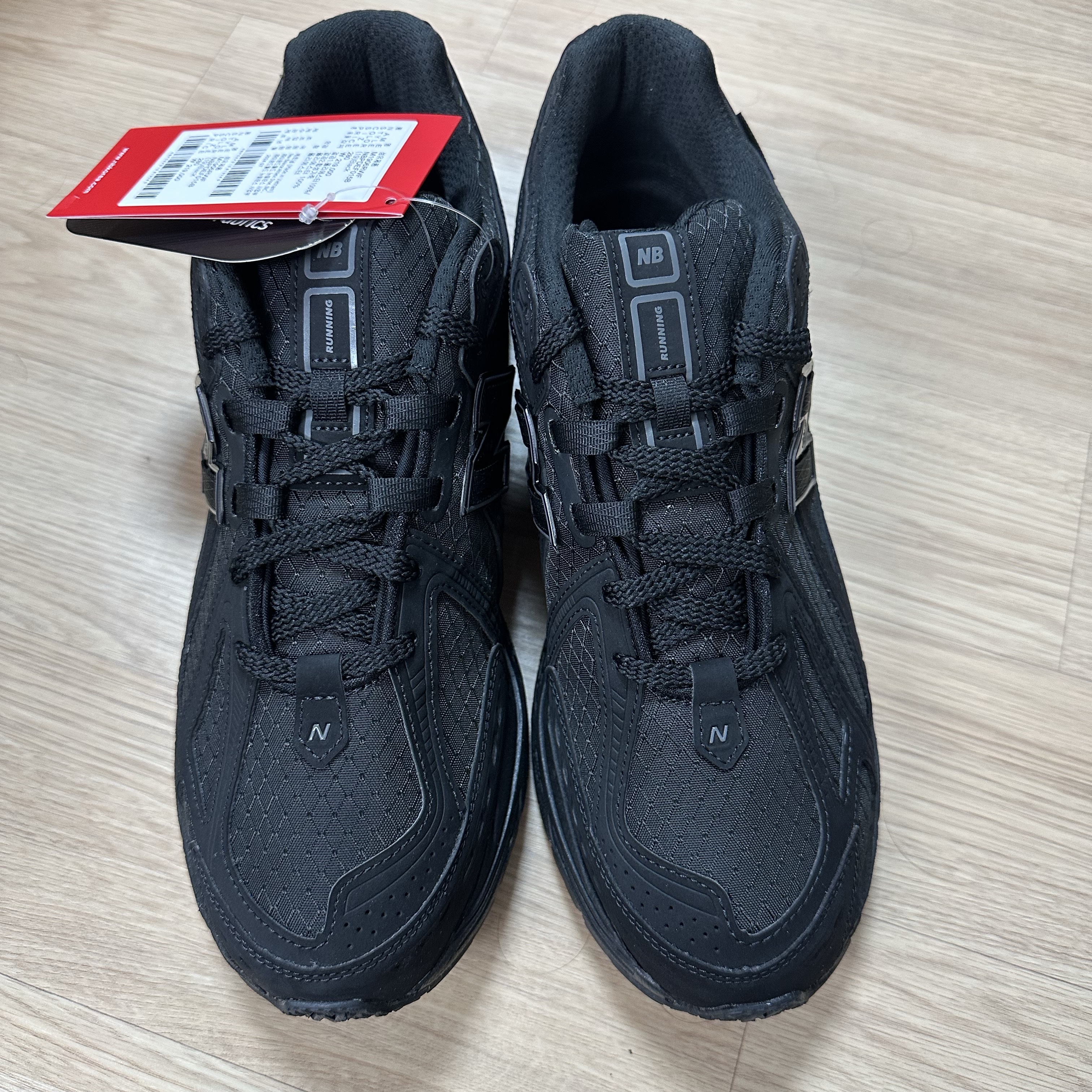 New Balance 1906R Black Magnet 착용 스타일 - 2